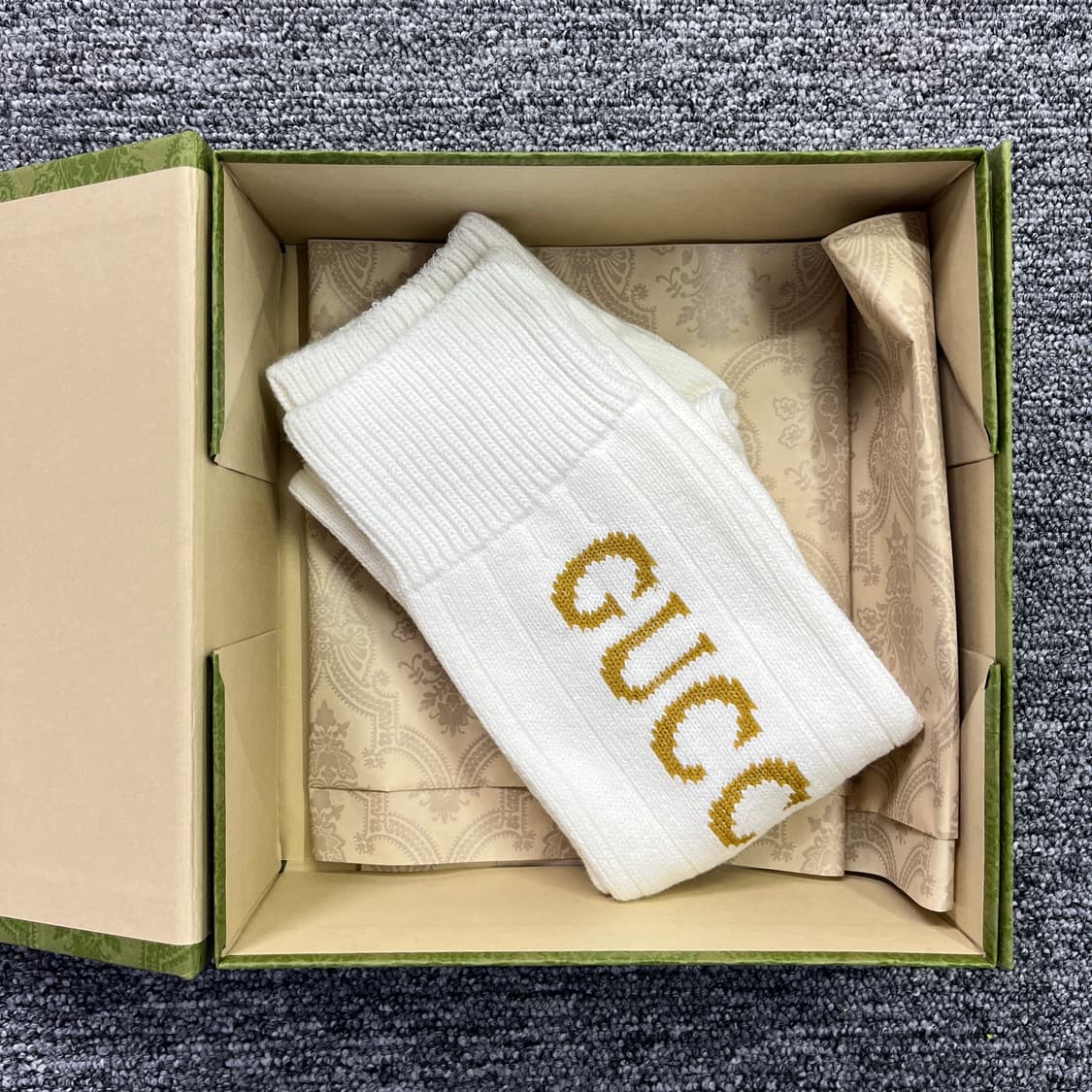 새상품 구찌 양말 로고 삭스 롱삭스 화이트 S 사이즈 풀박스 상품이미지9