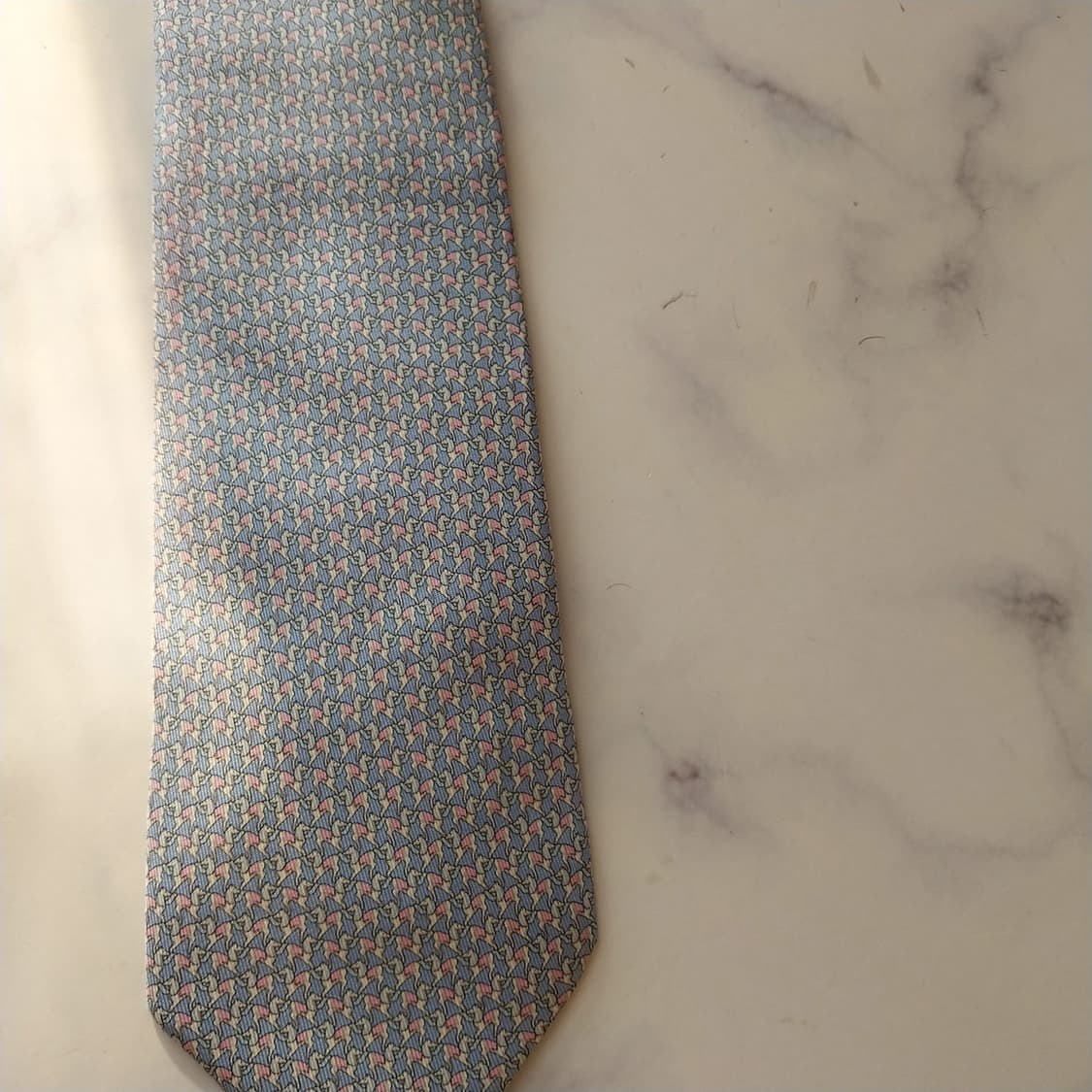 페라가모 실크 블루 강아지 패턴 넥타이 8.1cm B등급 K1919
 상품이미지8