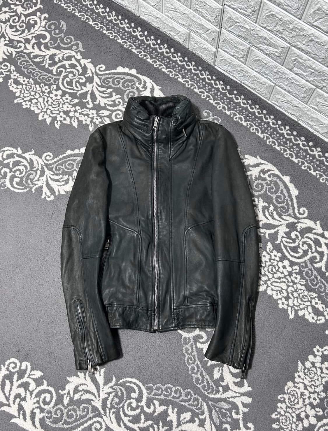 솔리드 옴므 보노 하이넥 레더 자켓 상품이미지1