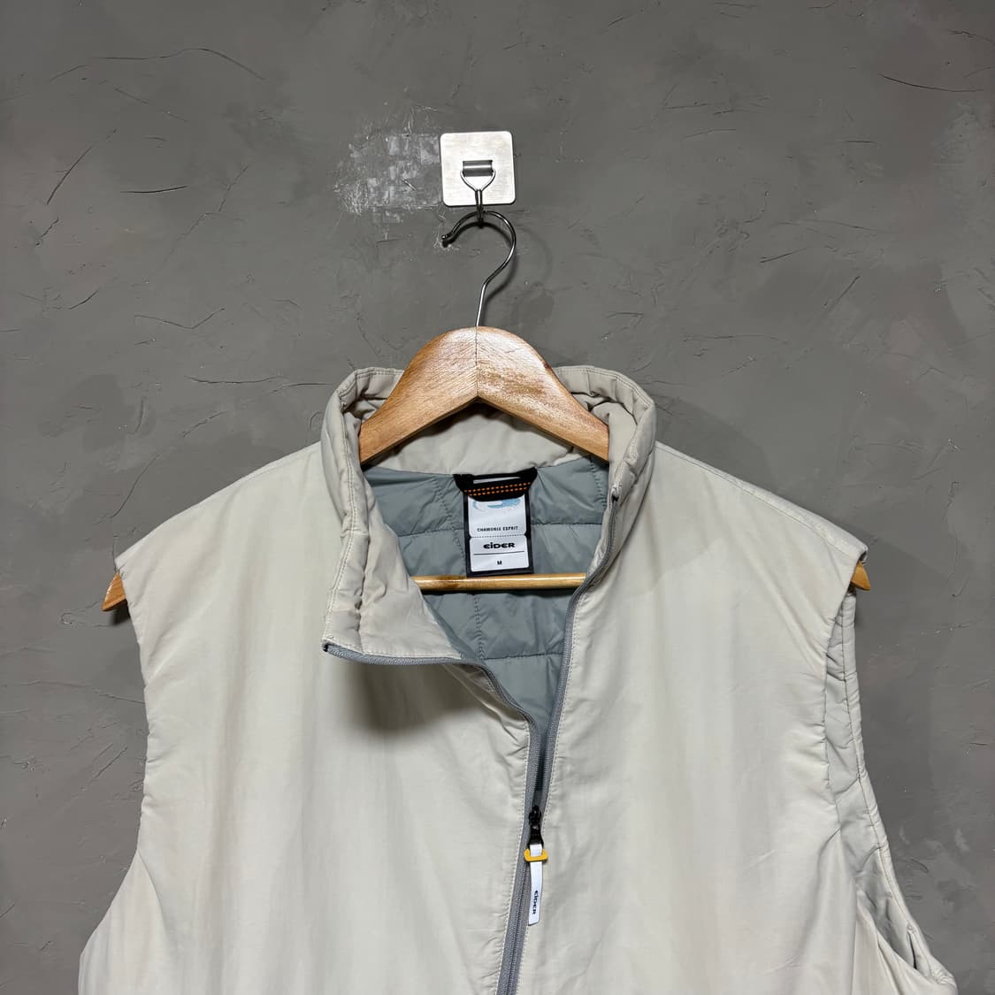 아이더 코듀라 경량패딩 조끼 라이트 그레이 상품이미지2