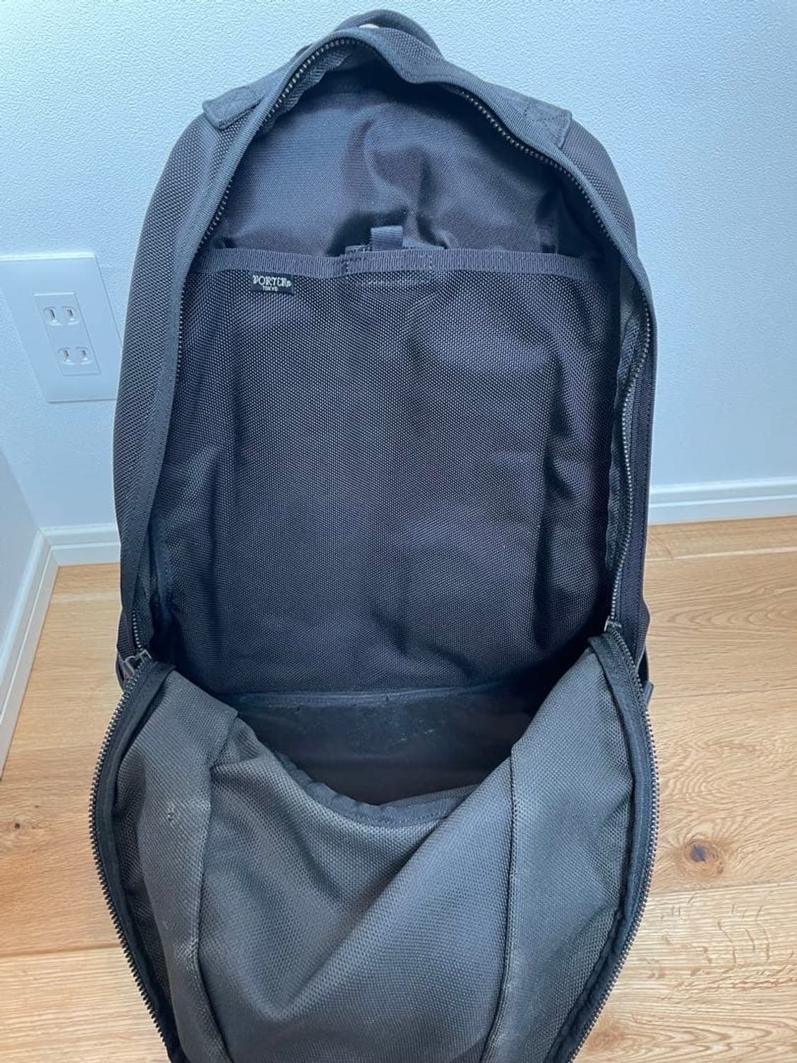 포터 히트 백팩 블랙컬러 상품이미지3