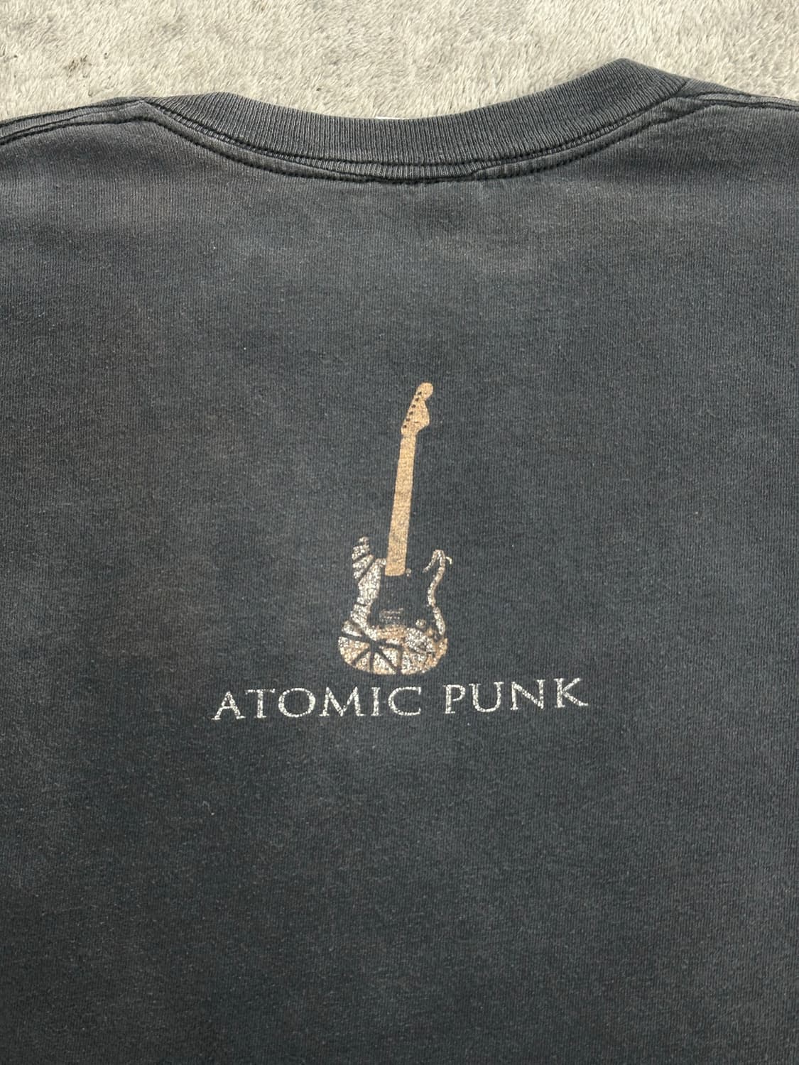 1995‘ VAN HALEN 'ATOMIC PUNK' 티셔츠 XL 상품이미지4