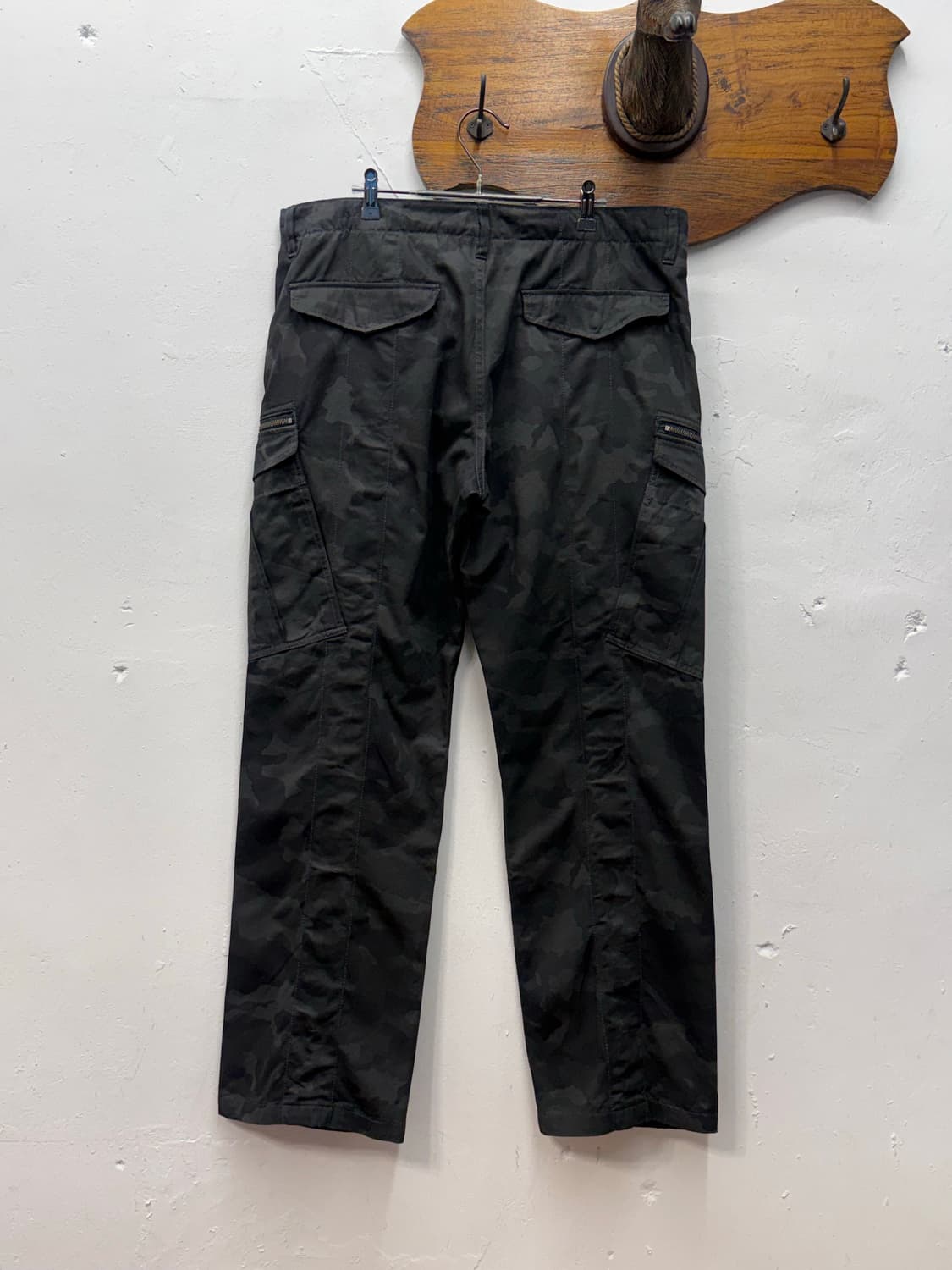 AVIREX Black Camo Tactical Cargo Pants 상품이미지4