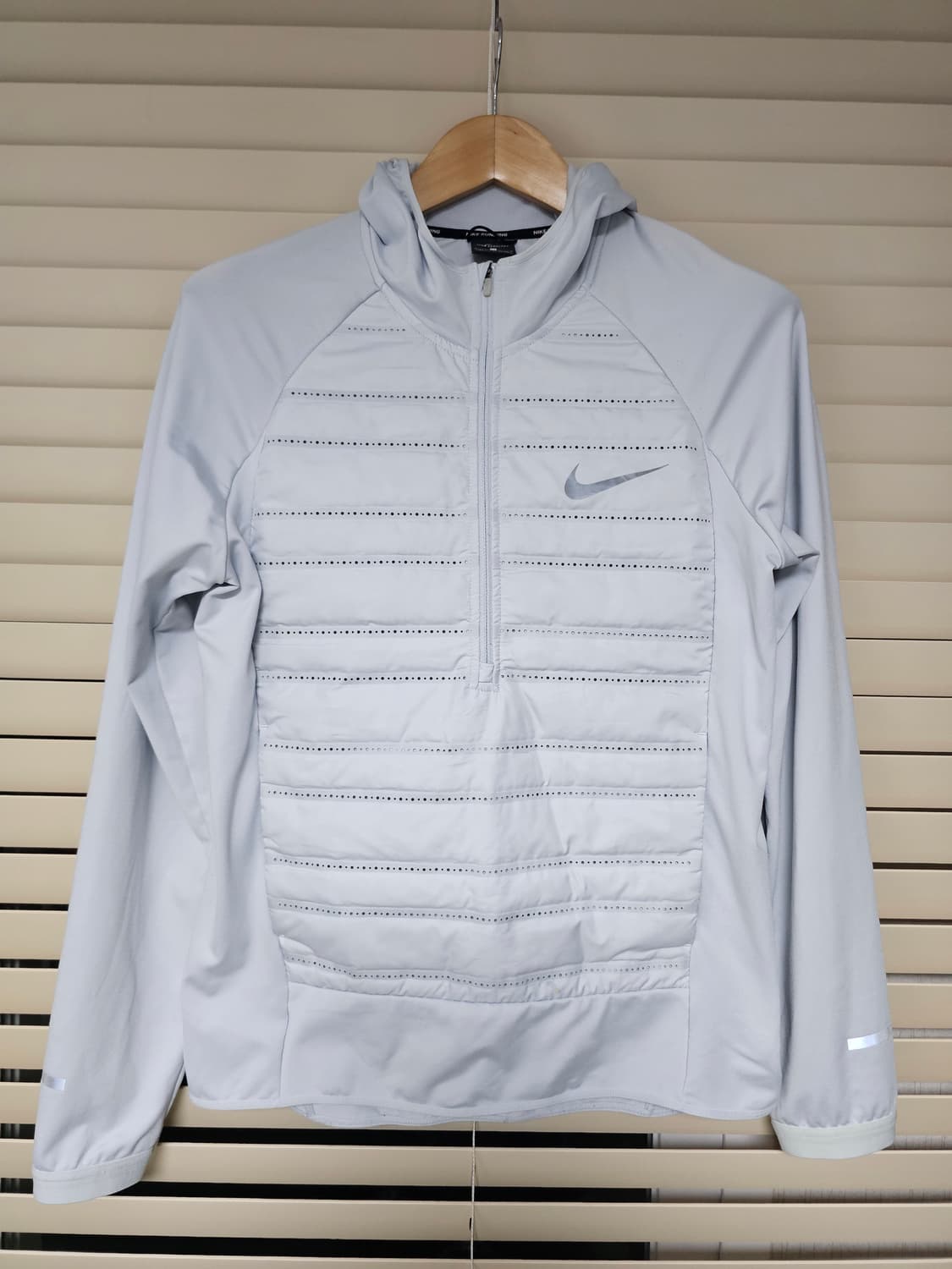 나이키 러닝 에어로로프트 탑 롱슬리브 M 상품이미지1