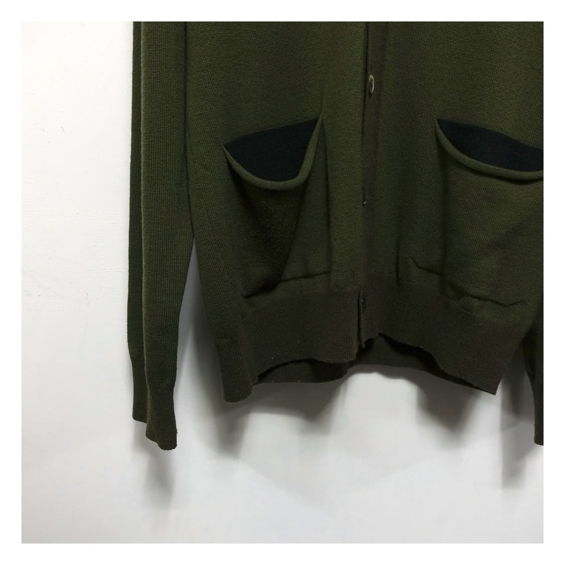 [L]COMMEDESGARCONS 꼼데가르송 옴므 카키 울니트 가디건 상품이미지8