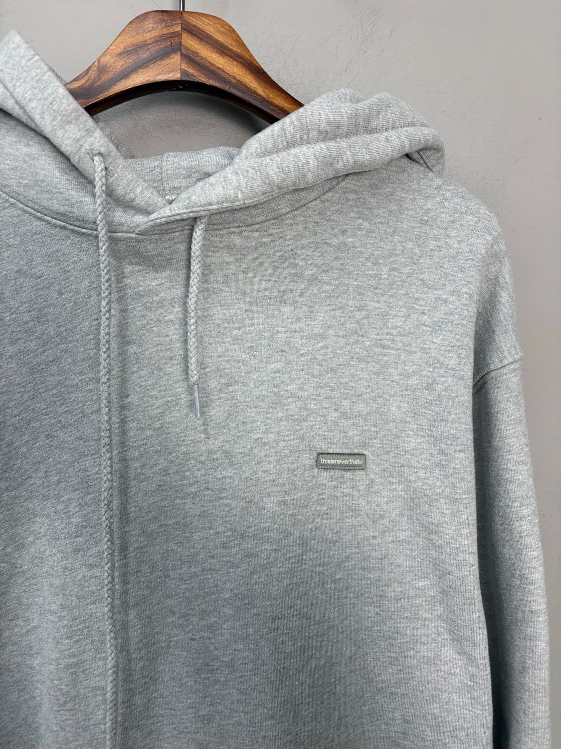 디스이즈네버댓 사각스몰로고 그레이 후드티 A3370 상품이미지3