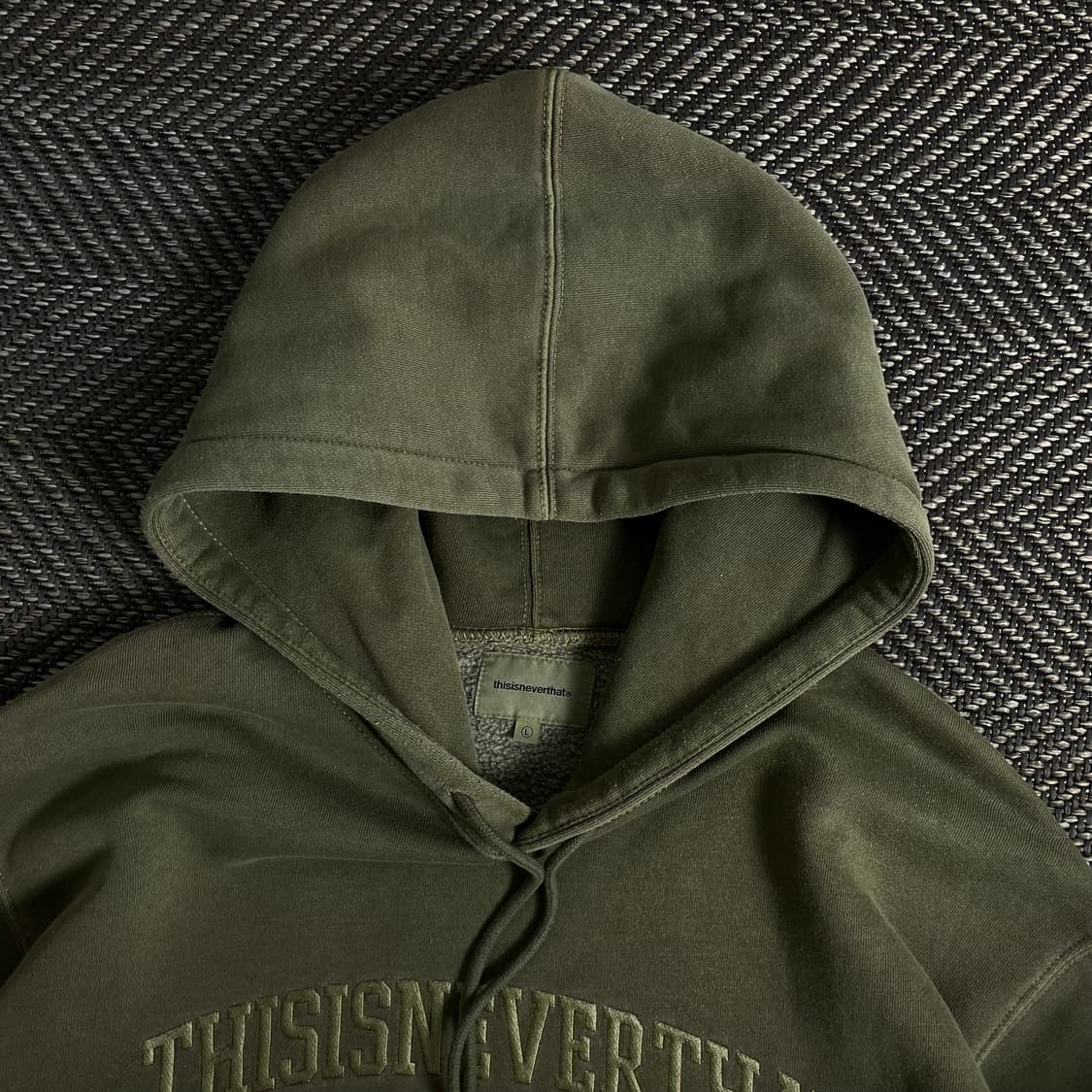 디스이즈네버댓 빅로고 박시핏 피그먼트 후드 티셔츠 y 3054 상품이미지5