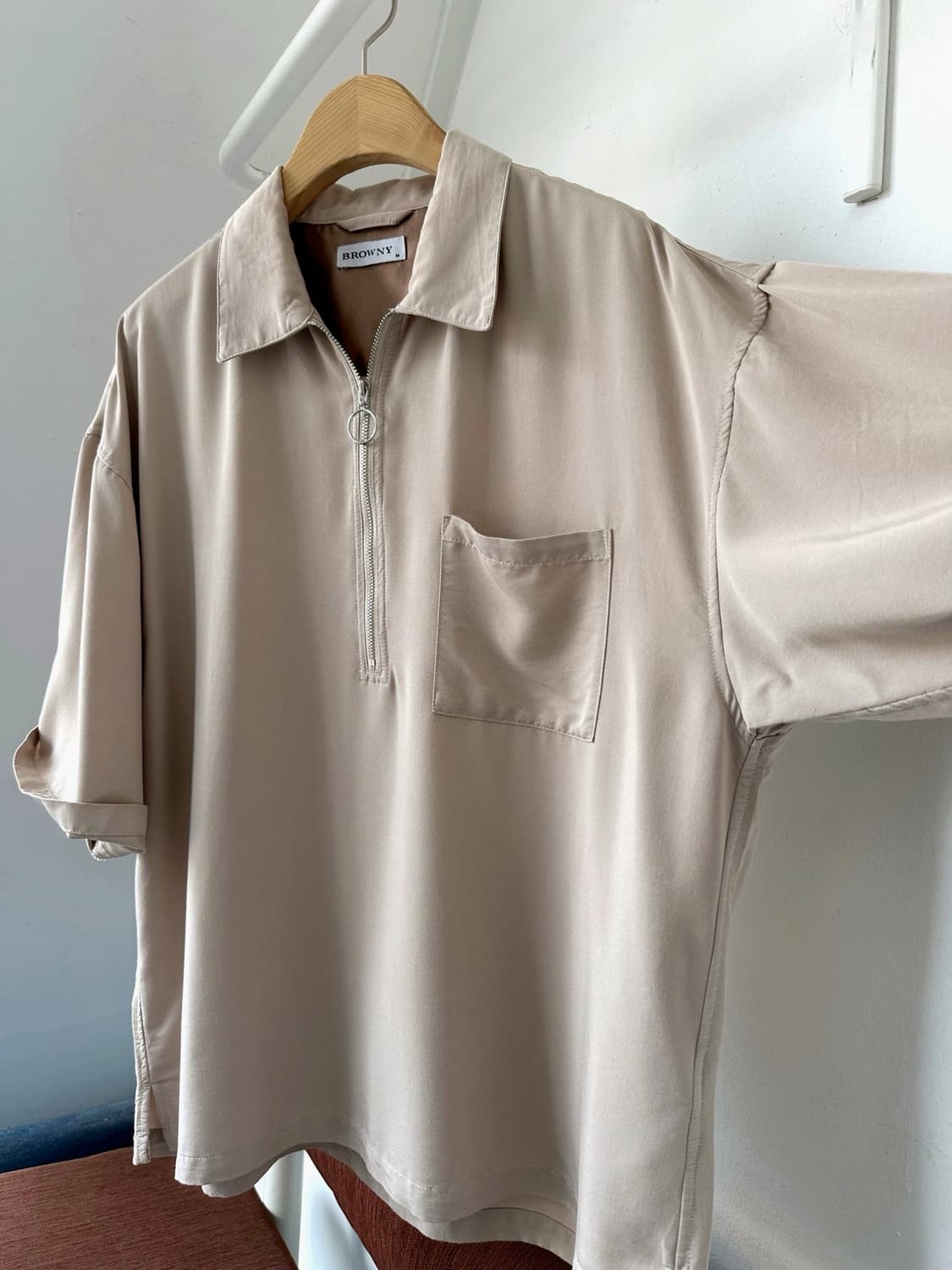 Zip design silky touch P/O top 상품이미지1