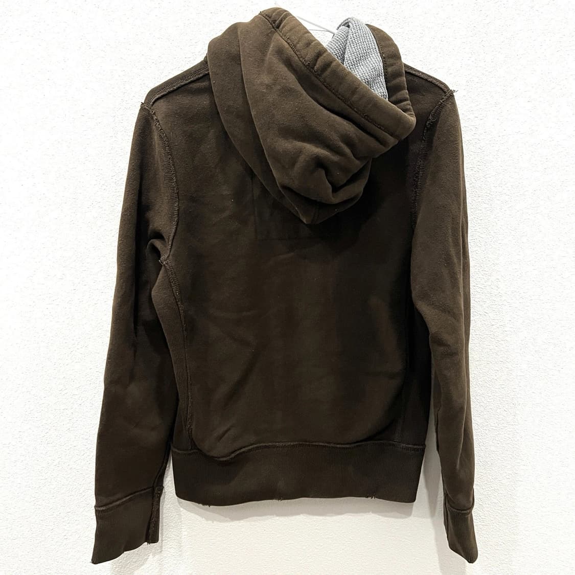 아베크롬비 앤 피치 빈티지 아플리케 로고 머슬 핏 후드 집업 상품이미지5