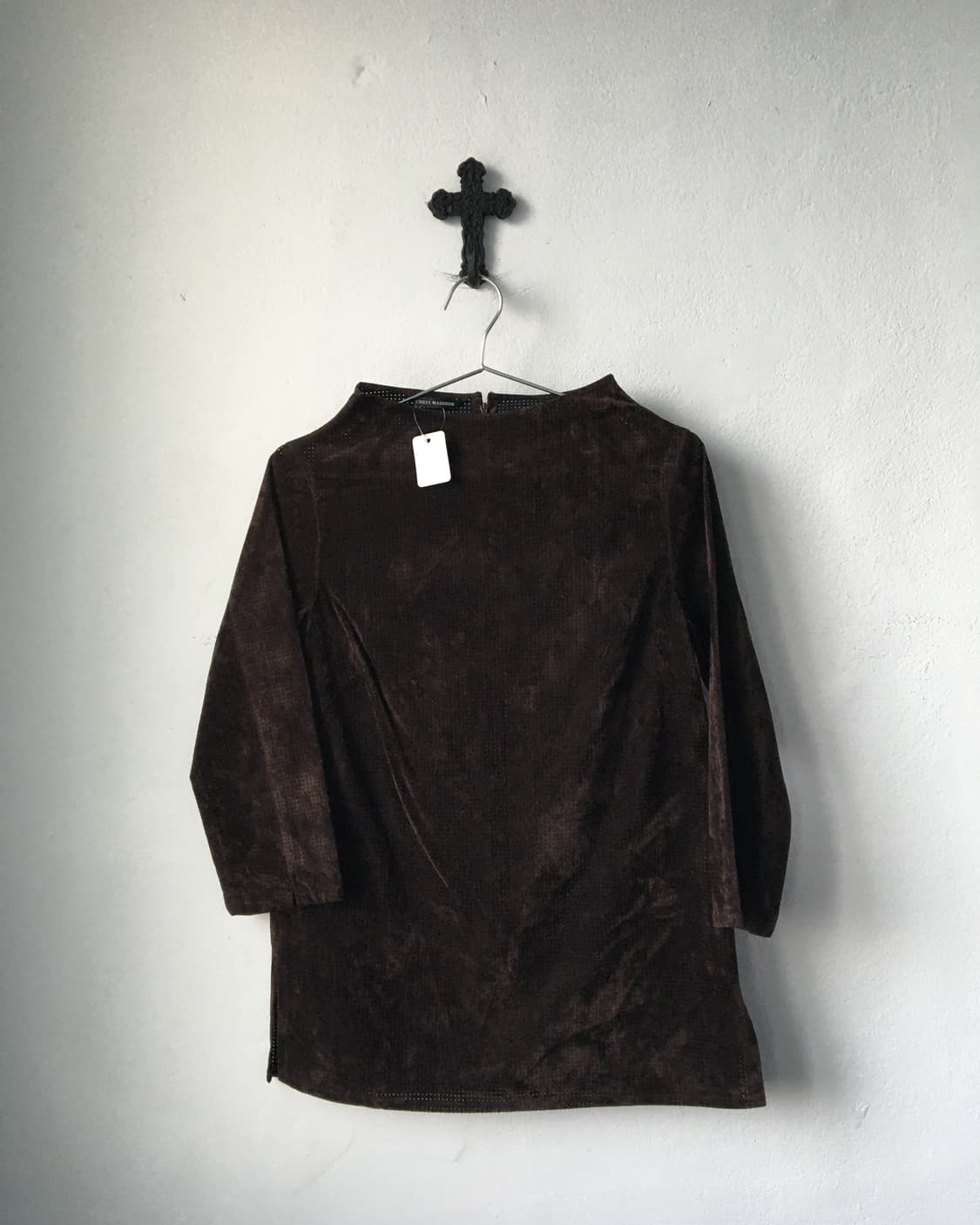 Punching point high neck suede top 상품이미지2