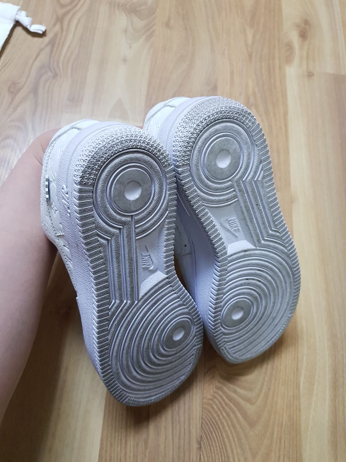 루이비통 X 나이키 에어포스 로우 버질아블로 화이트 상품이미지9