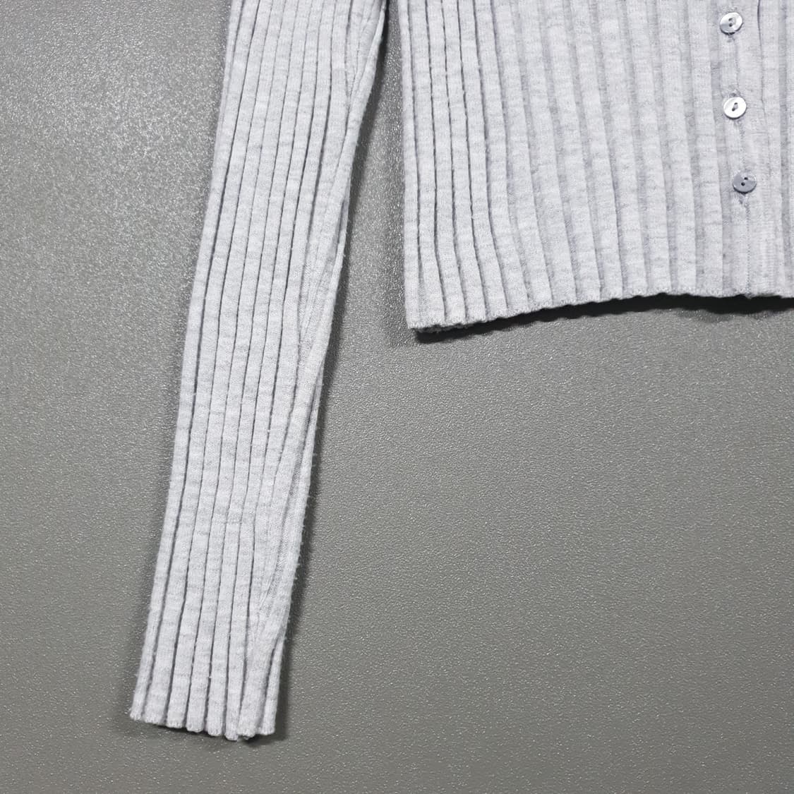 여성 M) MIXXO 미쏘 골지 버튼 슬림 니트 가디건 크롭핏 그레이 상품이미지3