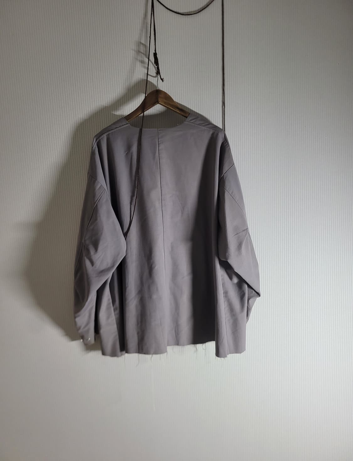 이슈띵스 카라리스 풀오버 상품이미지6