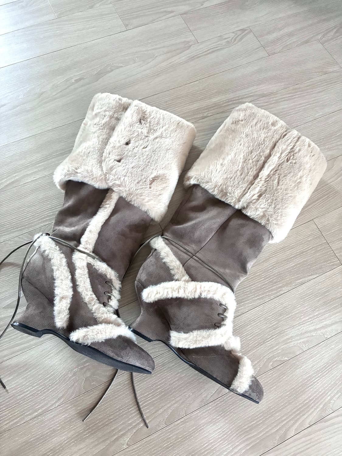 Ojos Asym Shearling Wedge Boot brown 상품이미지2