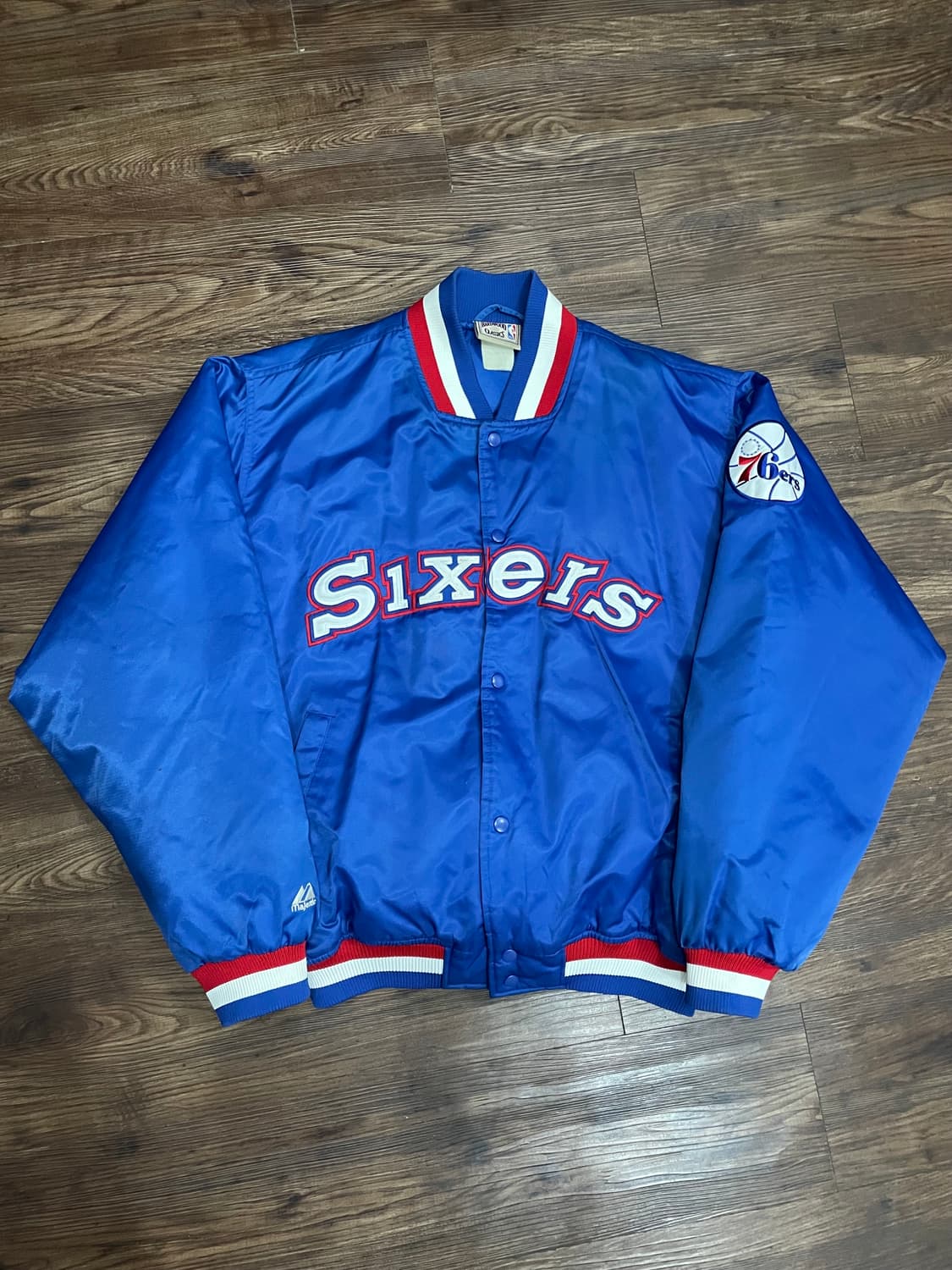 마제스틱 필라델피아 세븐티식서스 사틴 자켓 상품이미지1