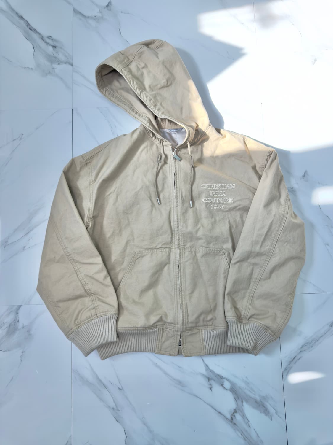 디올 꾸뛰르 시그니처 1947 트러커 후드 자켓 48 한글택 상품이미지1