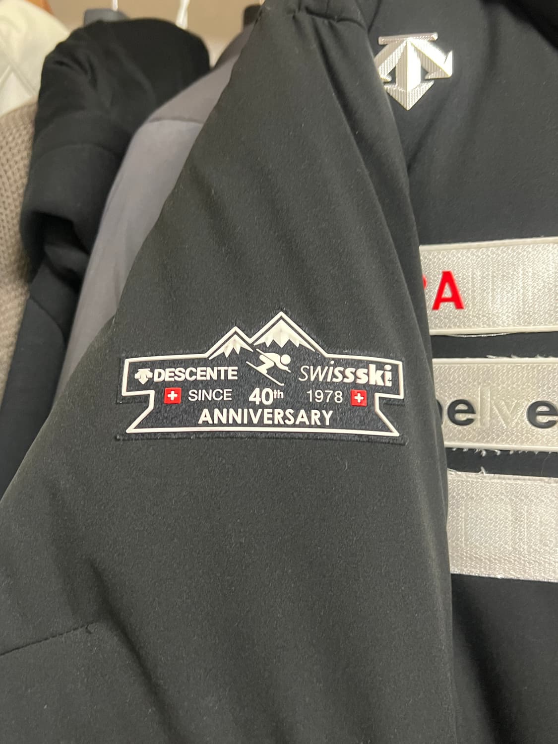 데상트 40주년 롱패딩 상품이미지5