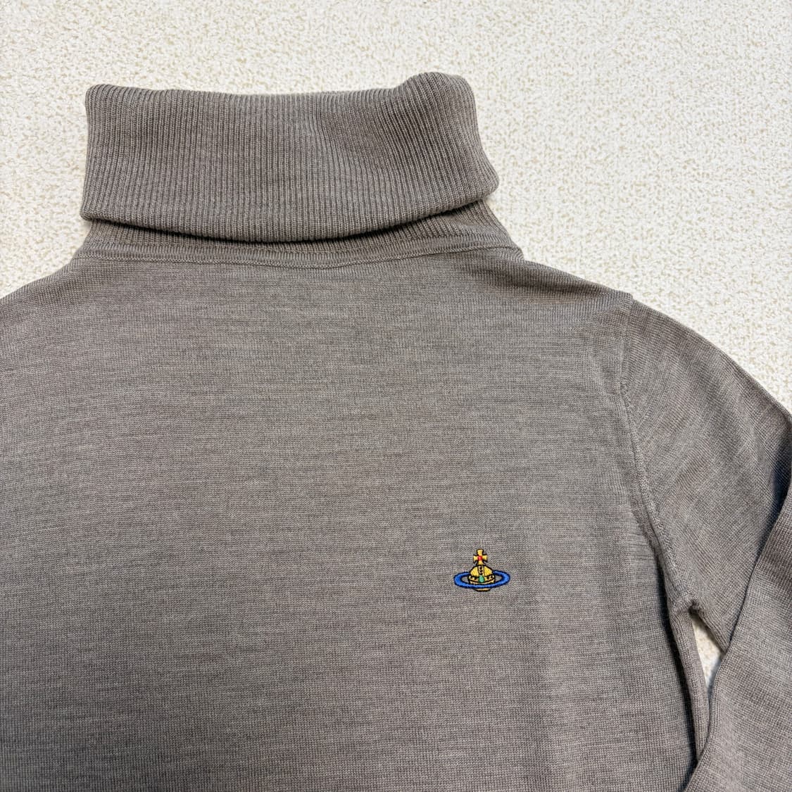 비비안웨스트우드 줄리아 하이넥 라나울 니트-스톤 베이지 상품이미지2