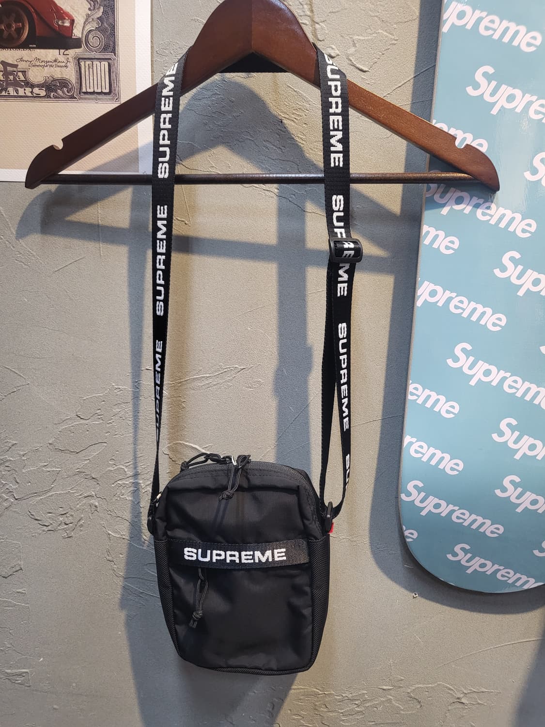 슈프림 22FW 숄더백 블랙 상품이미지1