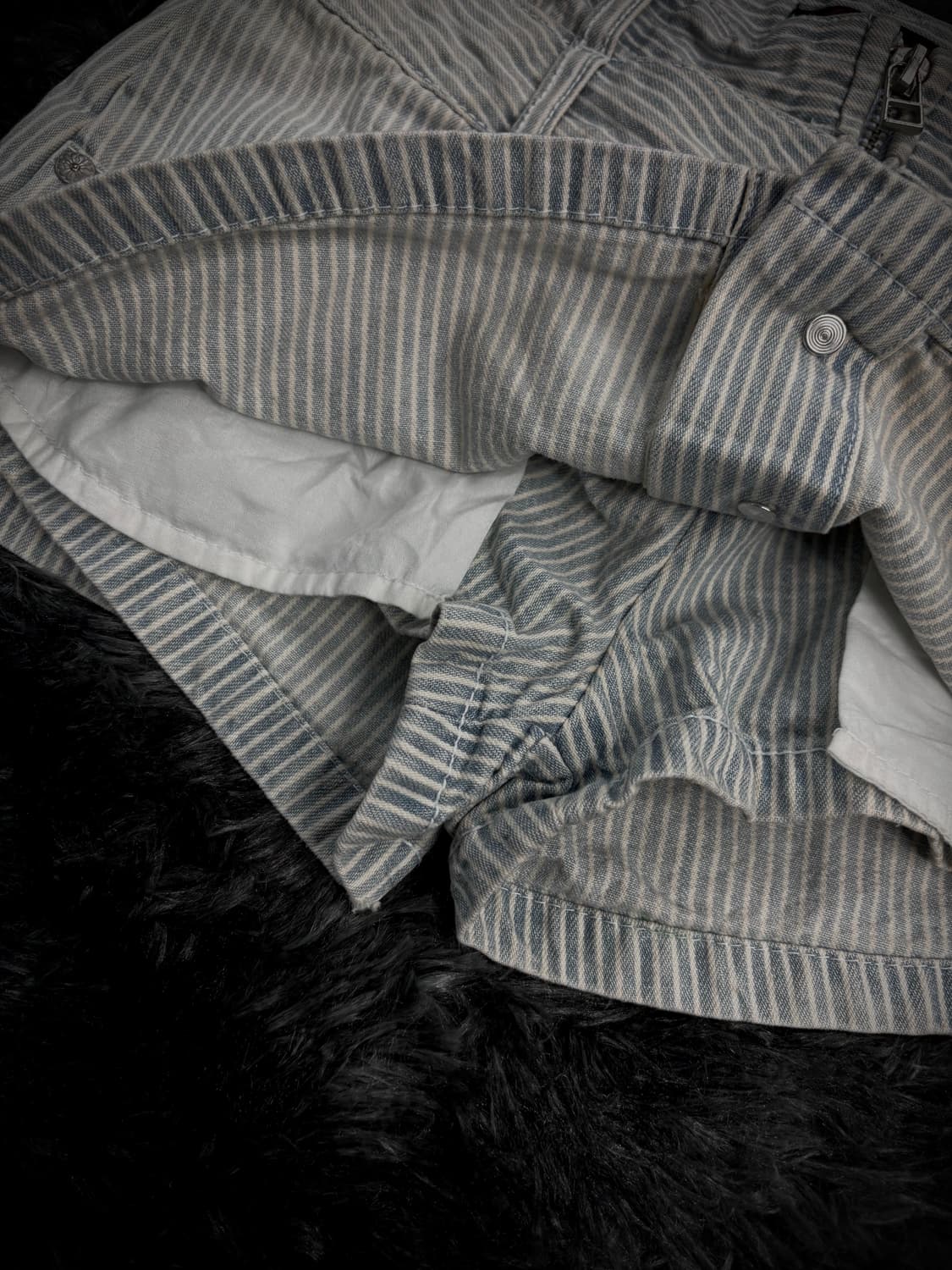 스트라이프 레터링 버튼 디테일 데님 숏팬츠 상품이미지6