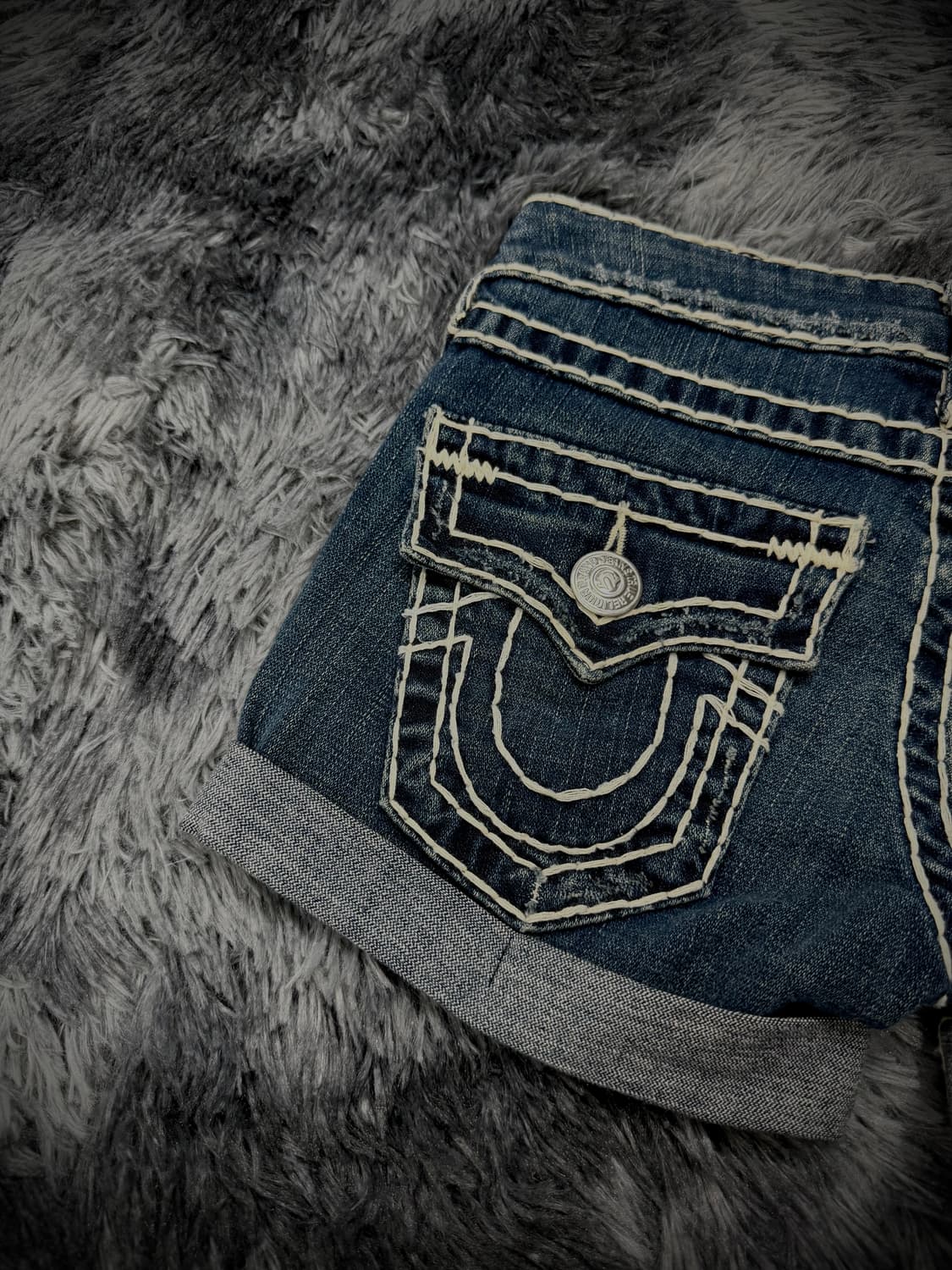 True Religion 화이트 스티치 데님 숏팬츠 상품이미지5