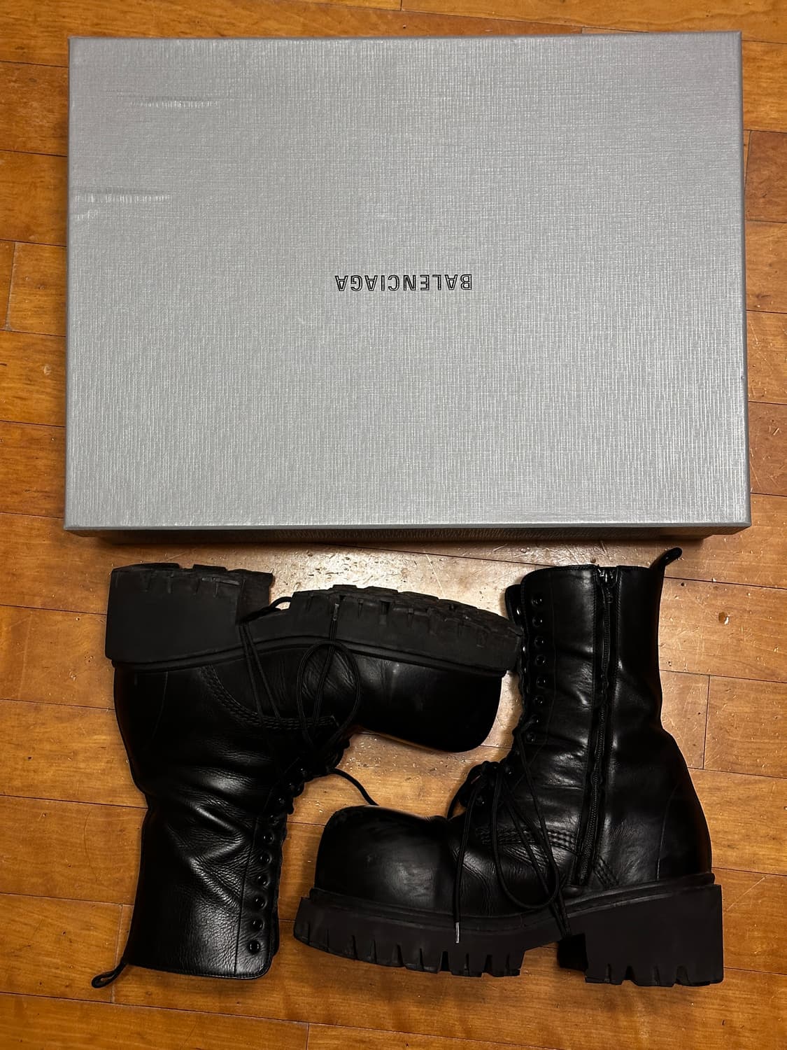 [42] 발렌시아가 스톰퍼 상품이미지1