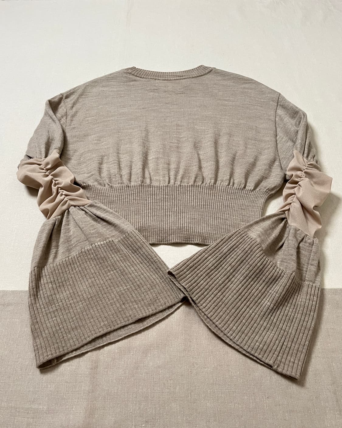 Akira naka fidelia knit 아키라나카 크롭 니트  상품이미지7