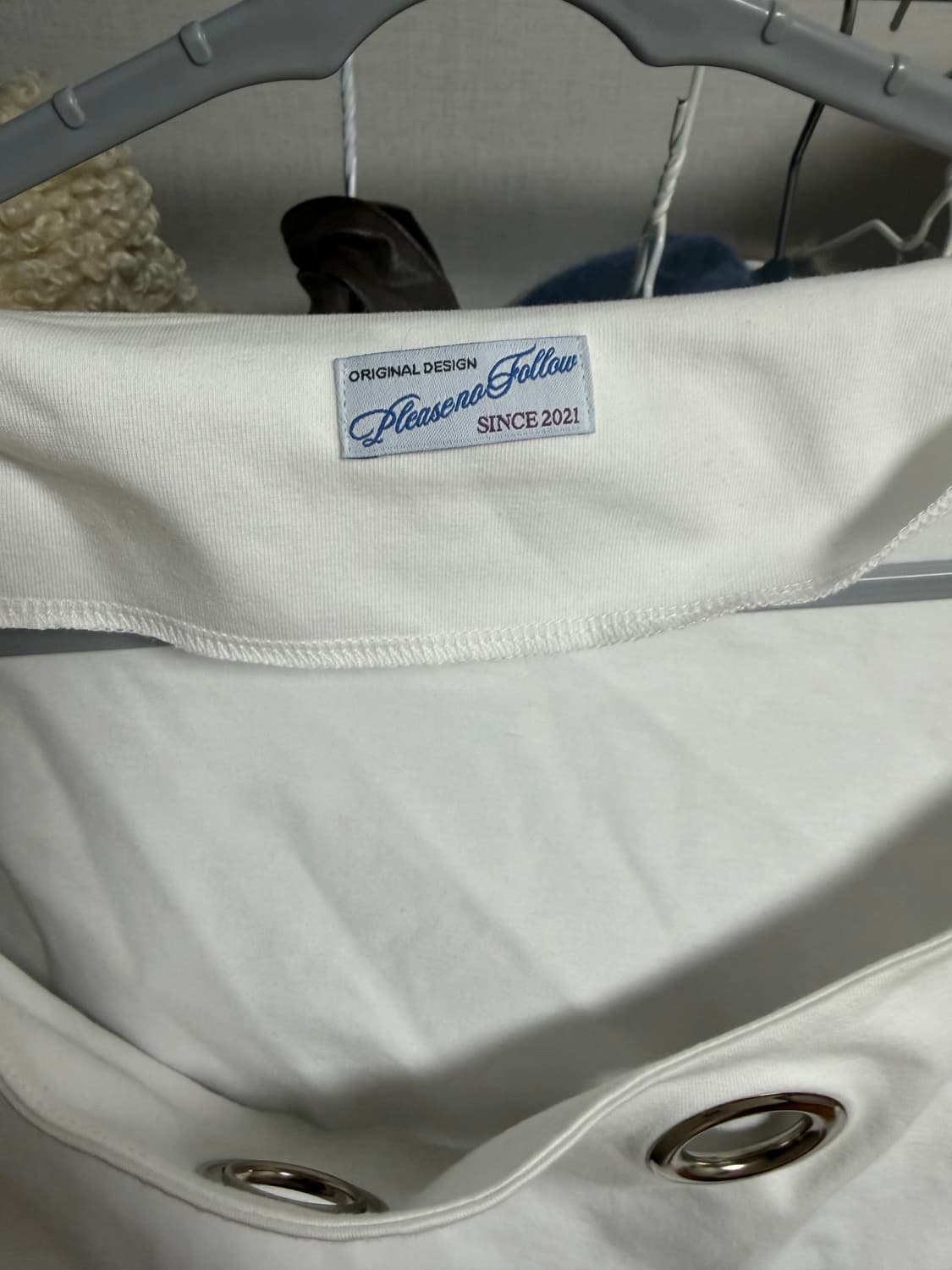 플리즈노팔로우 크롭 화이트 맨투맨  상품이미지2