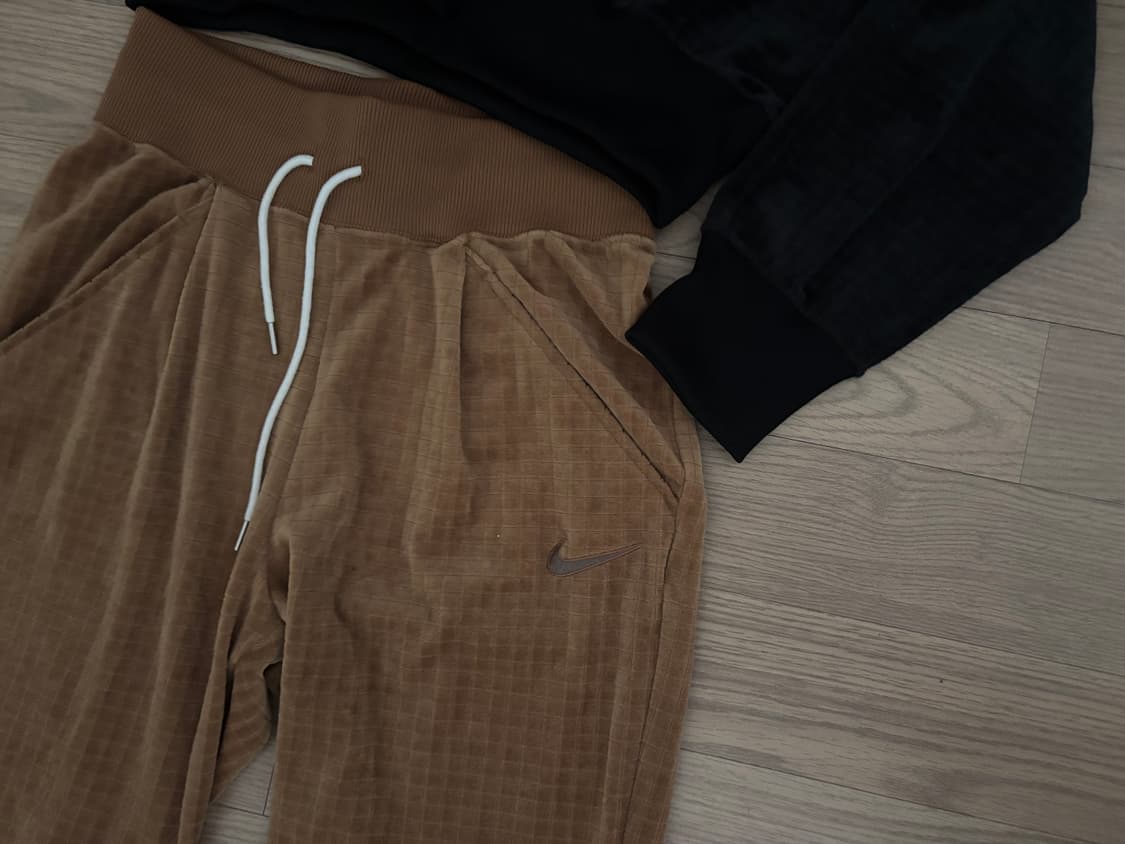 일회착  나이키 벨루어 벨벳 코듀로이 골덴 반크롭카라티 조거팬츠세트m 상품이미지2