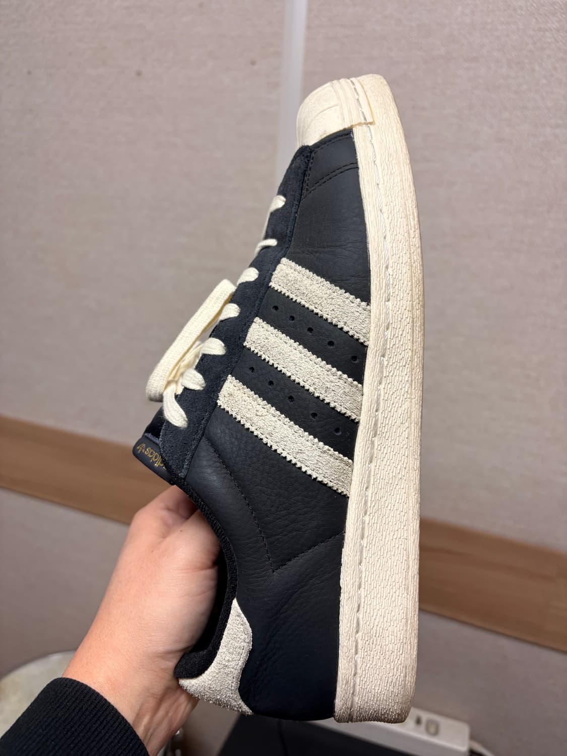 아디다스 슈퍼스타 82 블랙 화이트290 상품이미지3