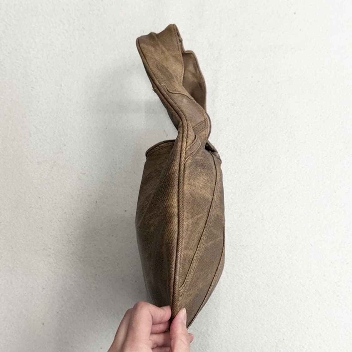 COFERRY 브라운 크로와상 호보백 상품이미지4