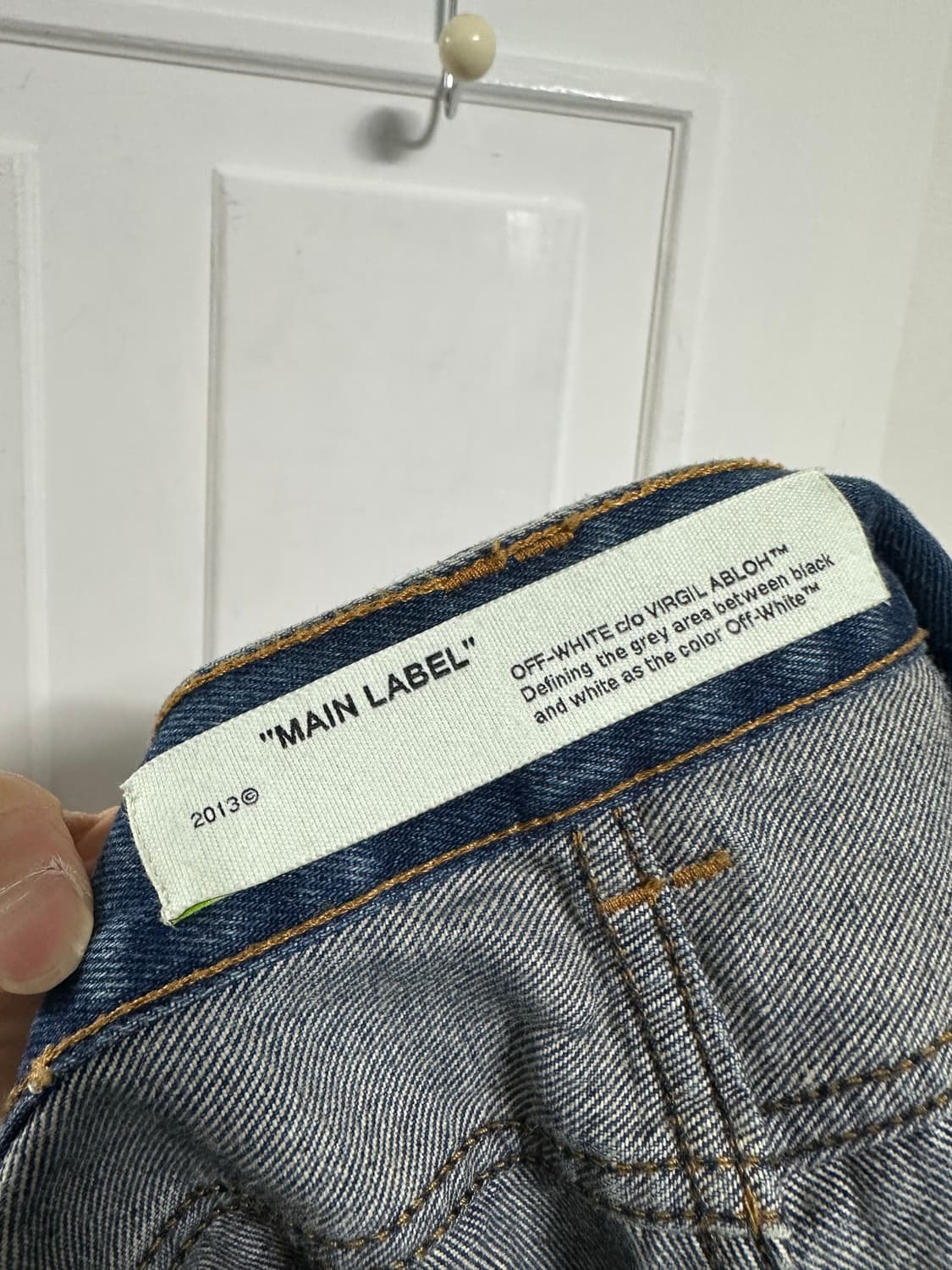 오프화이트 스트라이프 블리치드 데님 팬츠 상품이미지3