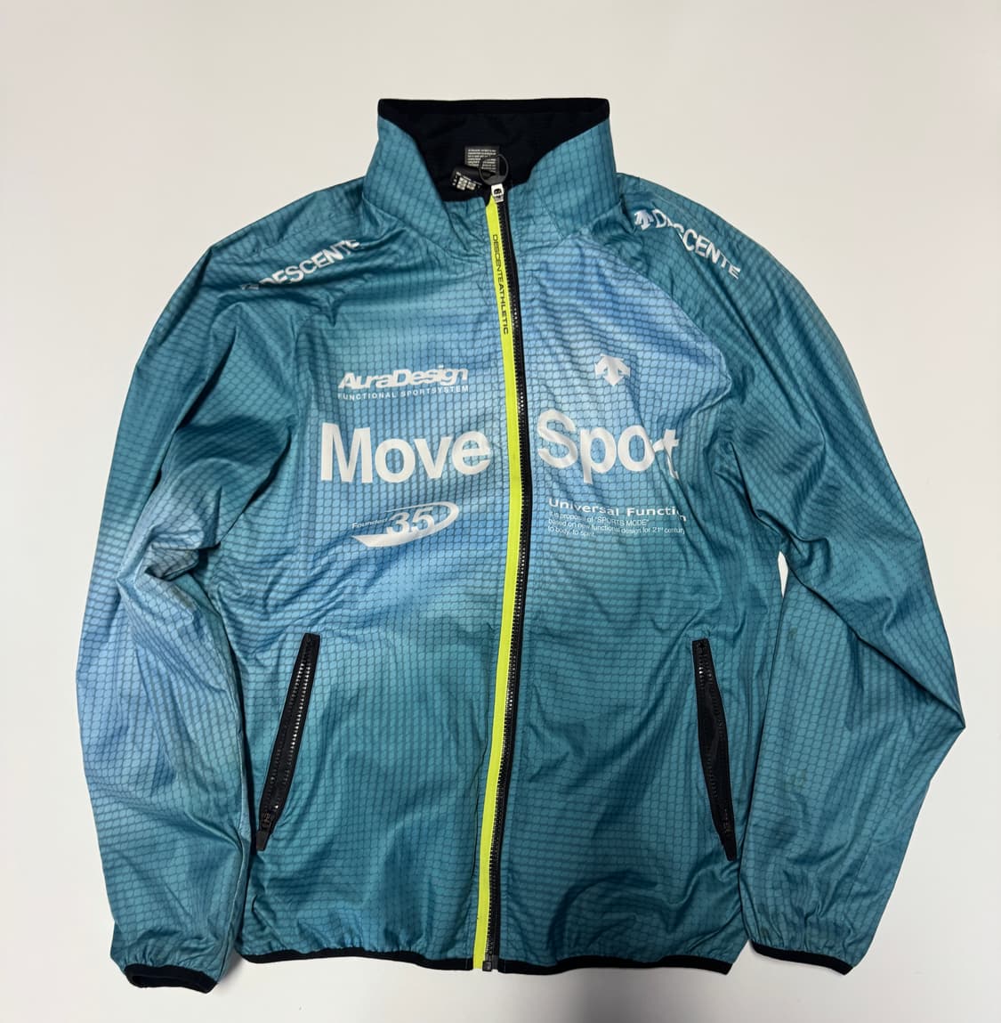 희귀!! 데상트 올드스쿨 그라데이션 무브 스포츠 바람막이 L 상품이미지1