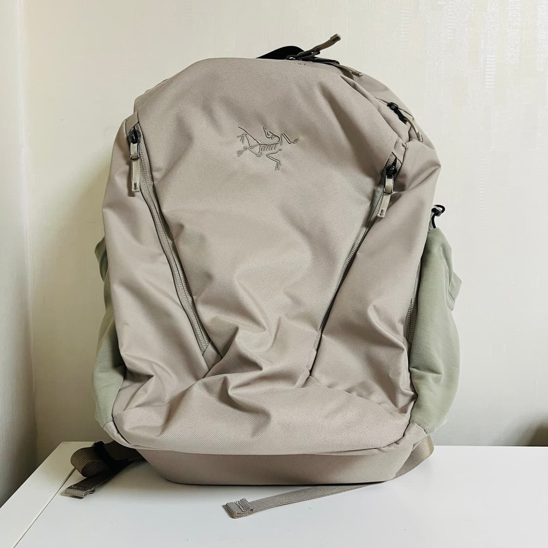 아크테릭스 맨티스26 백팩 베이지 상품이미지1