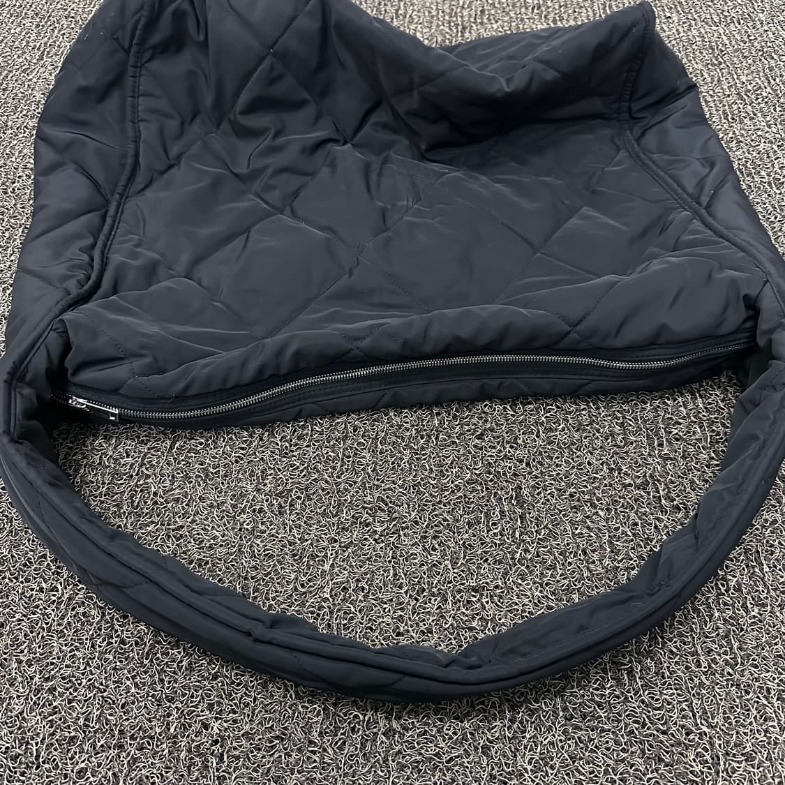 COS 코스 숄더백 보부상 오버사이즈 블랙 상품이미지3