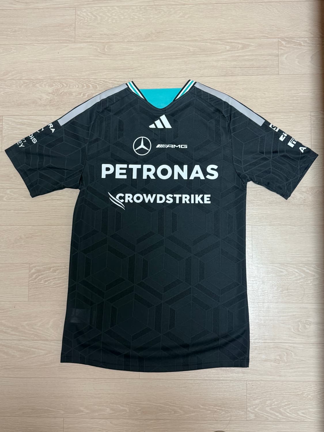 아디다스 메르세데스 F1 드라이버 저지 상품이미지2