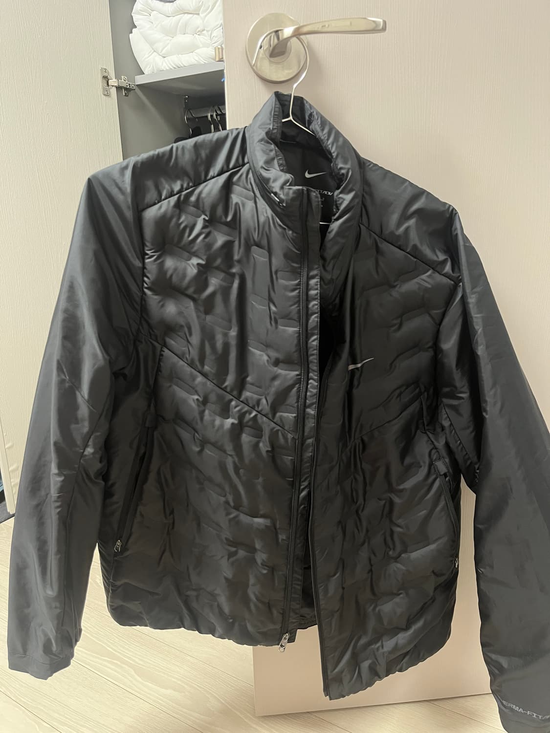 나이키 써마핏 러닝 자켓 상품이미지2