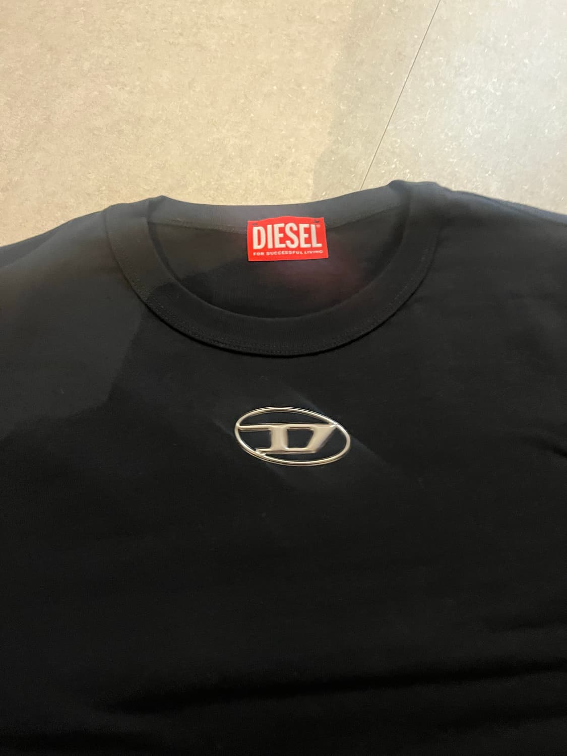 디젤 메탈리카 블랙 반팔 m 판매합니다 상품이미지1