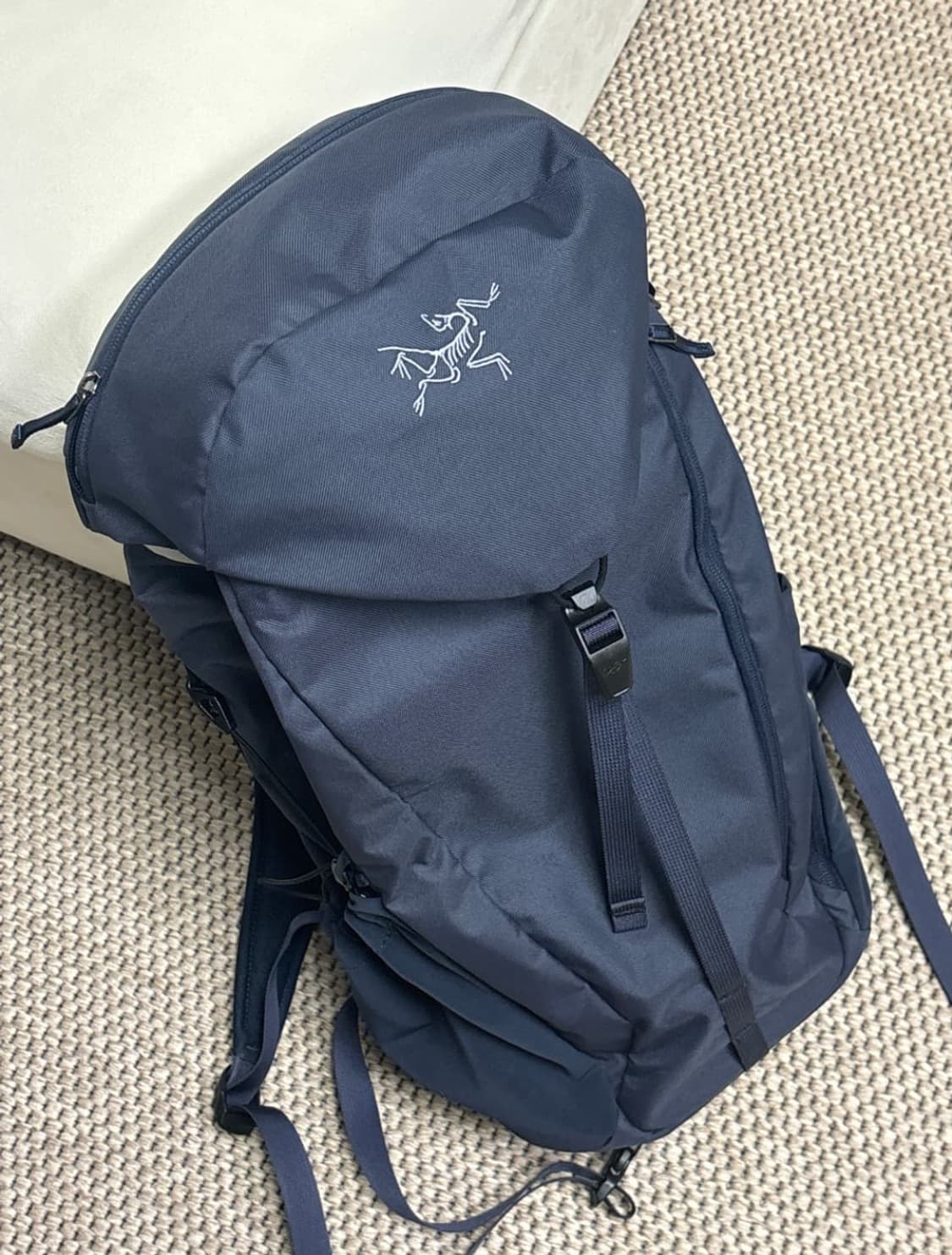 아크테릭스 맨티스 20 블랙 사파이어 백팩 상품이미지6