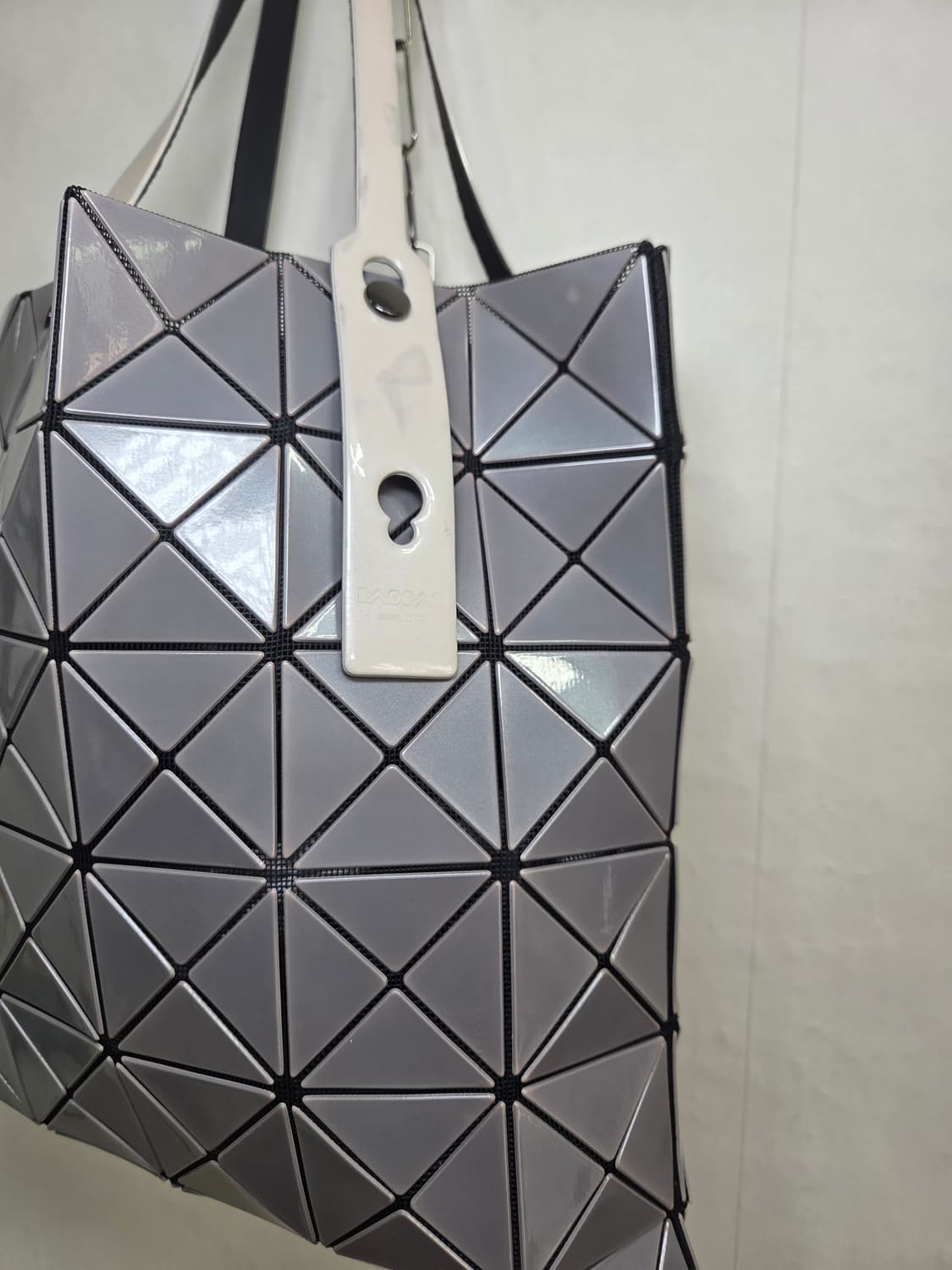 바오바오 루센트 은색 토트겸숄더백 상품이미지2