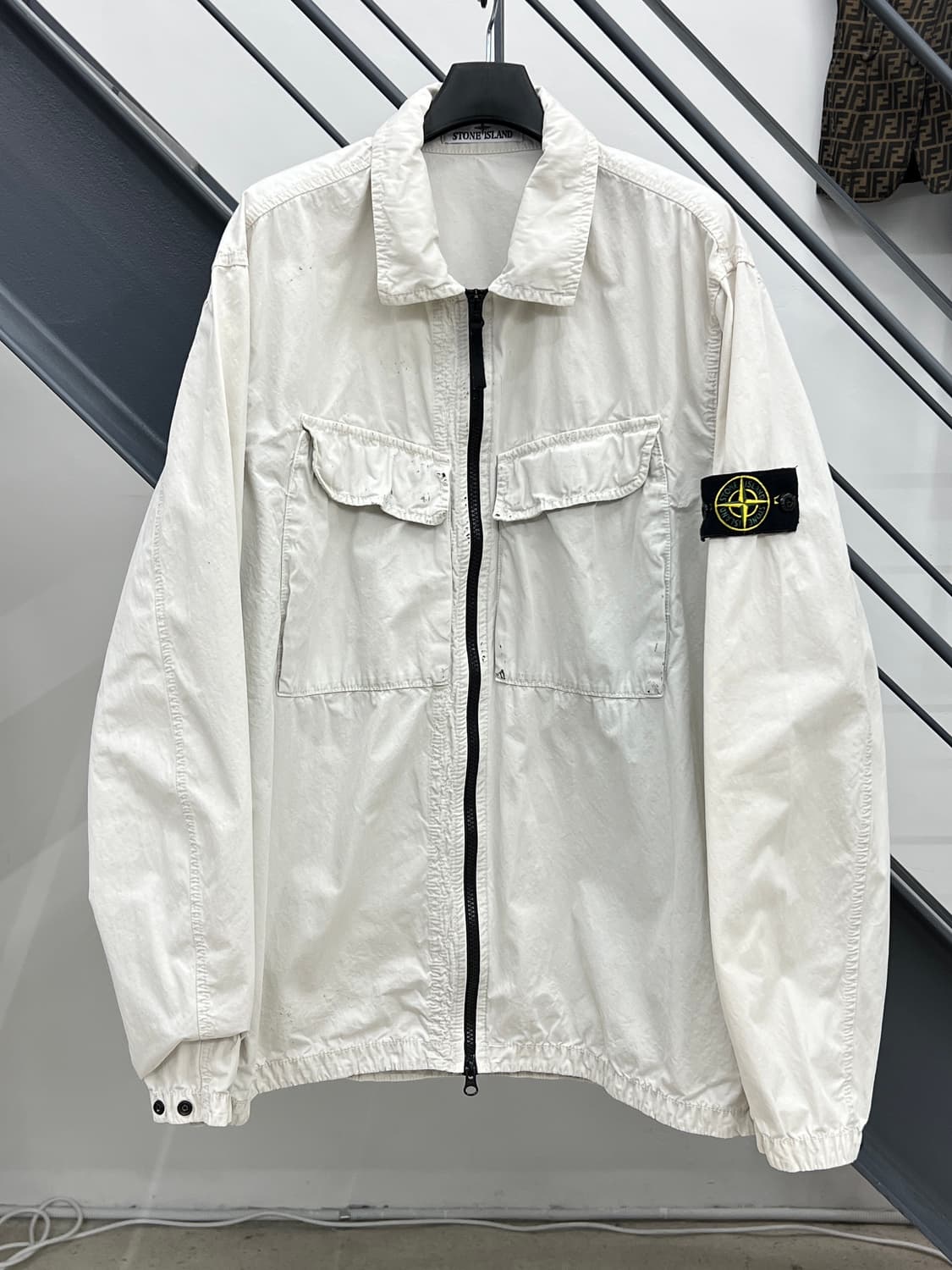 스톤아일랜드 22FW 와펜 올드 이펙트 오버셔츠 상품이미지1