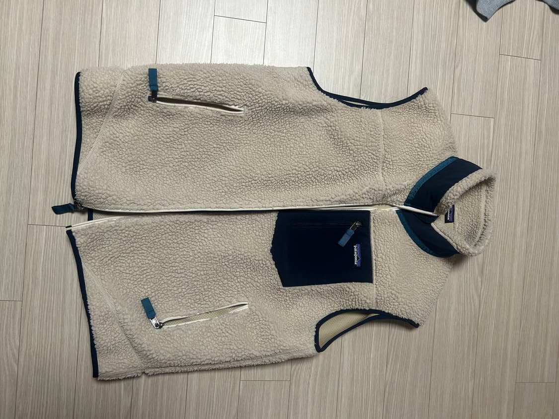 파타고니아 베스트 L 사이즈 팝니다. 상품이미지1