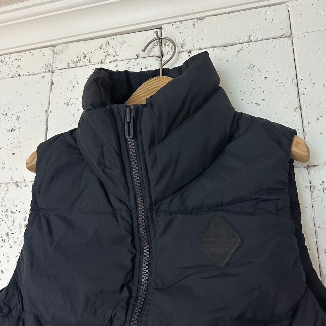 우먼M 언더아머 덕다운 패딩 조끼 상품이미지2