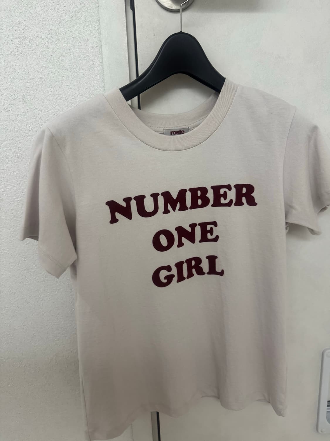 매물 ❌ Rosie 로제 더현대 팝업 한정 티셔츠 상품이미지2