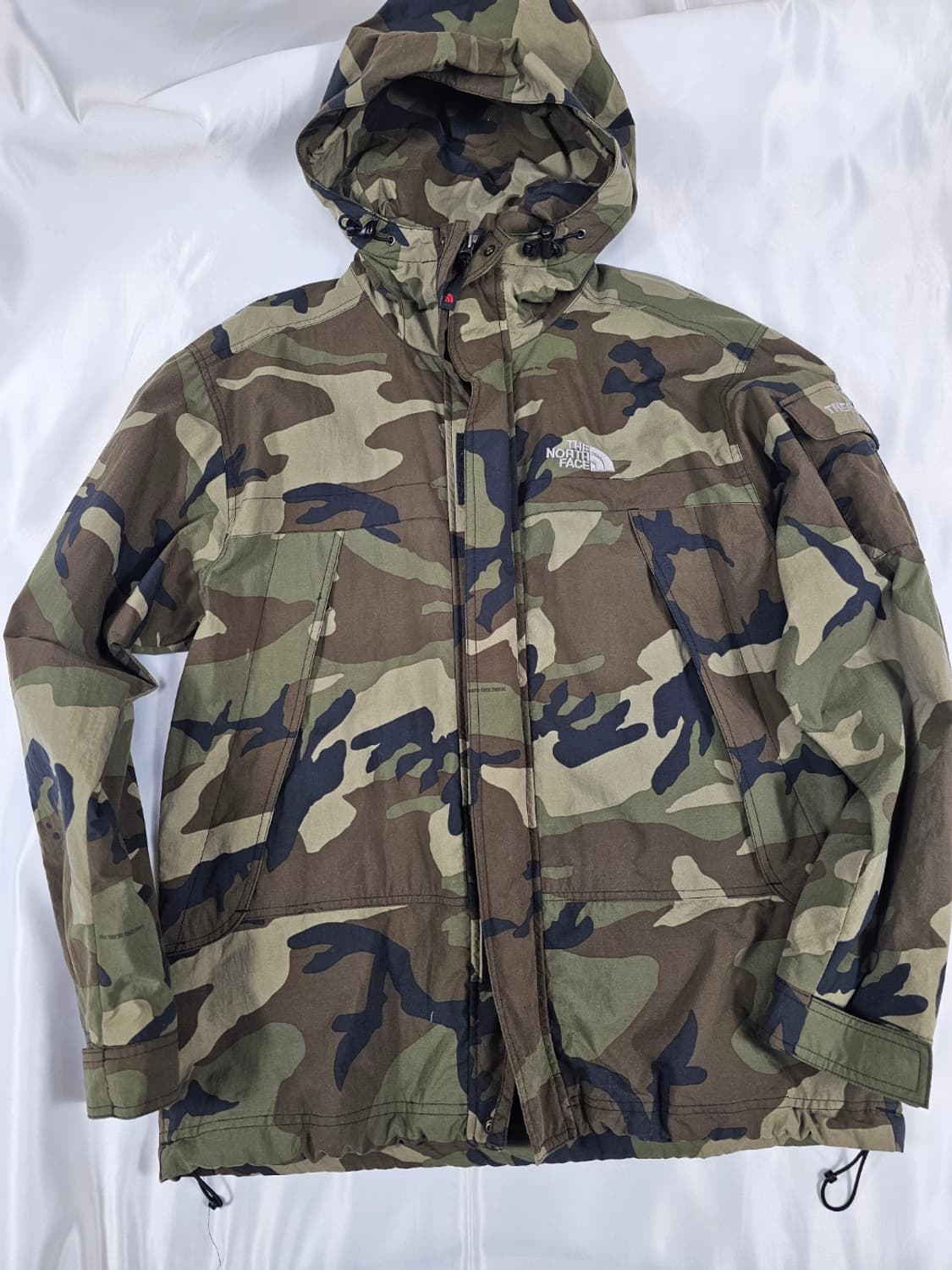 노스페이스카모바람막이 상품이미지1