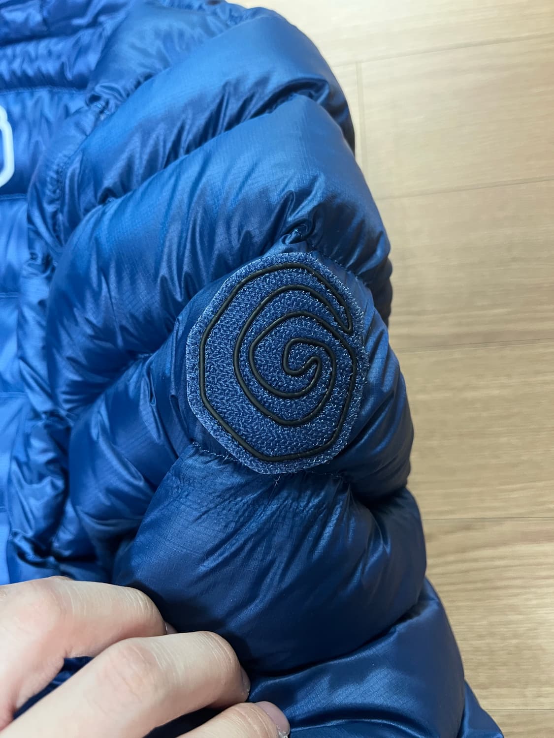 오스트리야 24fw 패딩 자켓 로얄블루 XL 상품이미지6