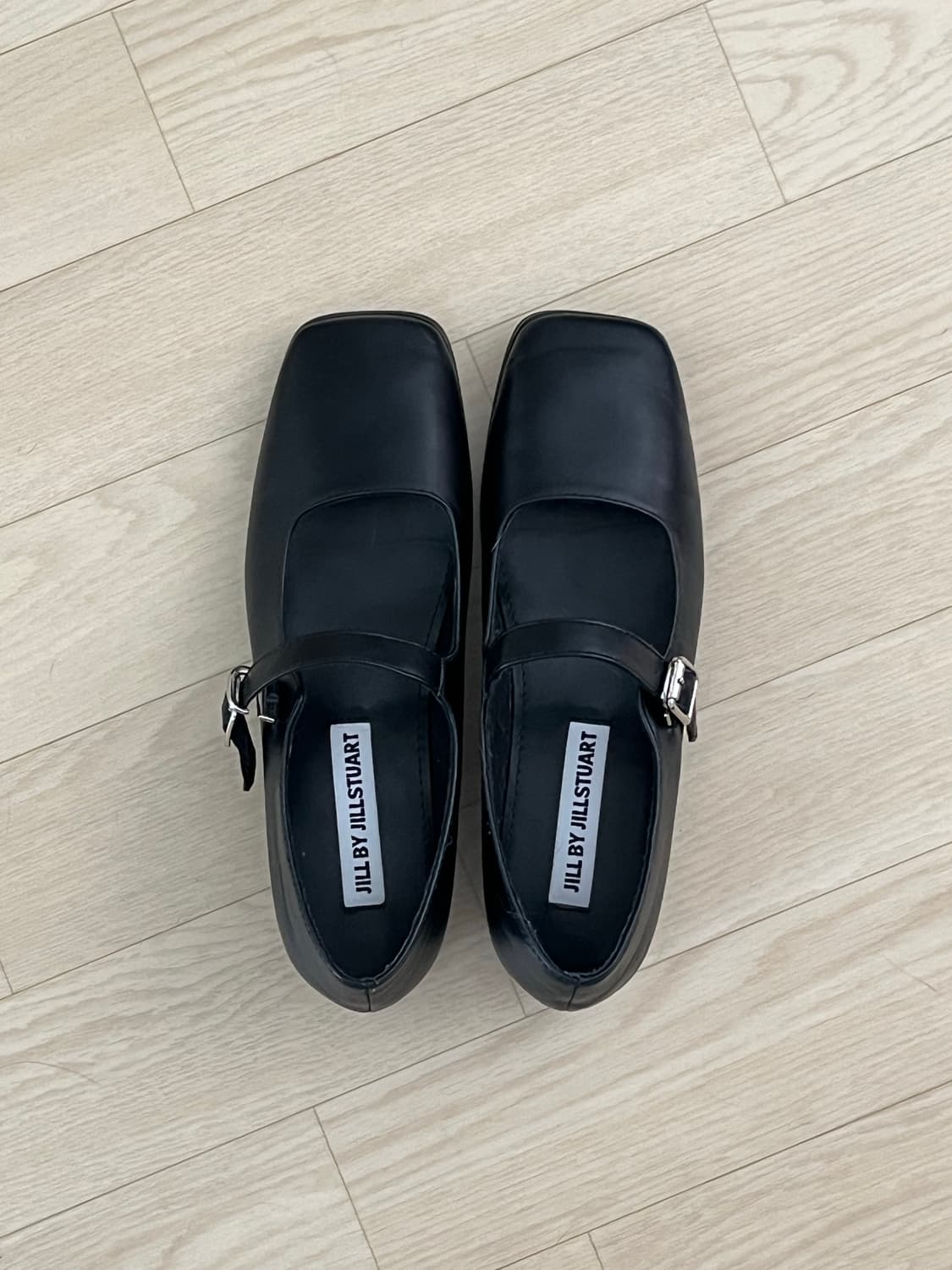 질바이질스튜어트 스퀘어토 메리제인 플랫슈즈 240 블랙 상품이미지4