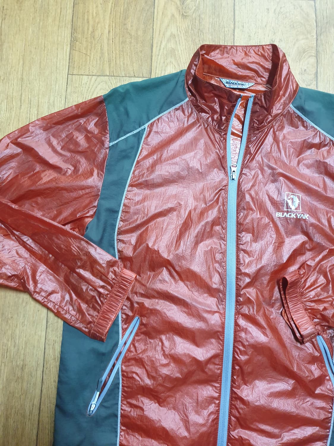 1116 블랙야크 아웃도어 바람막이 100 사이즈입니다 상품이미지4