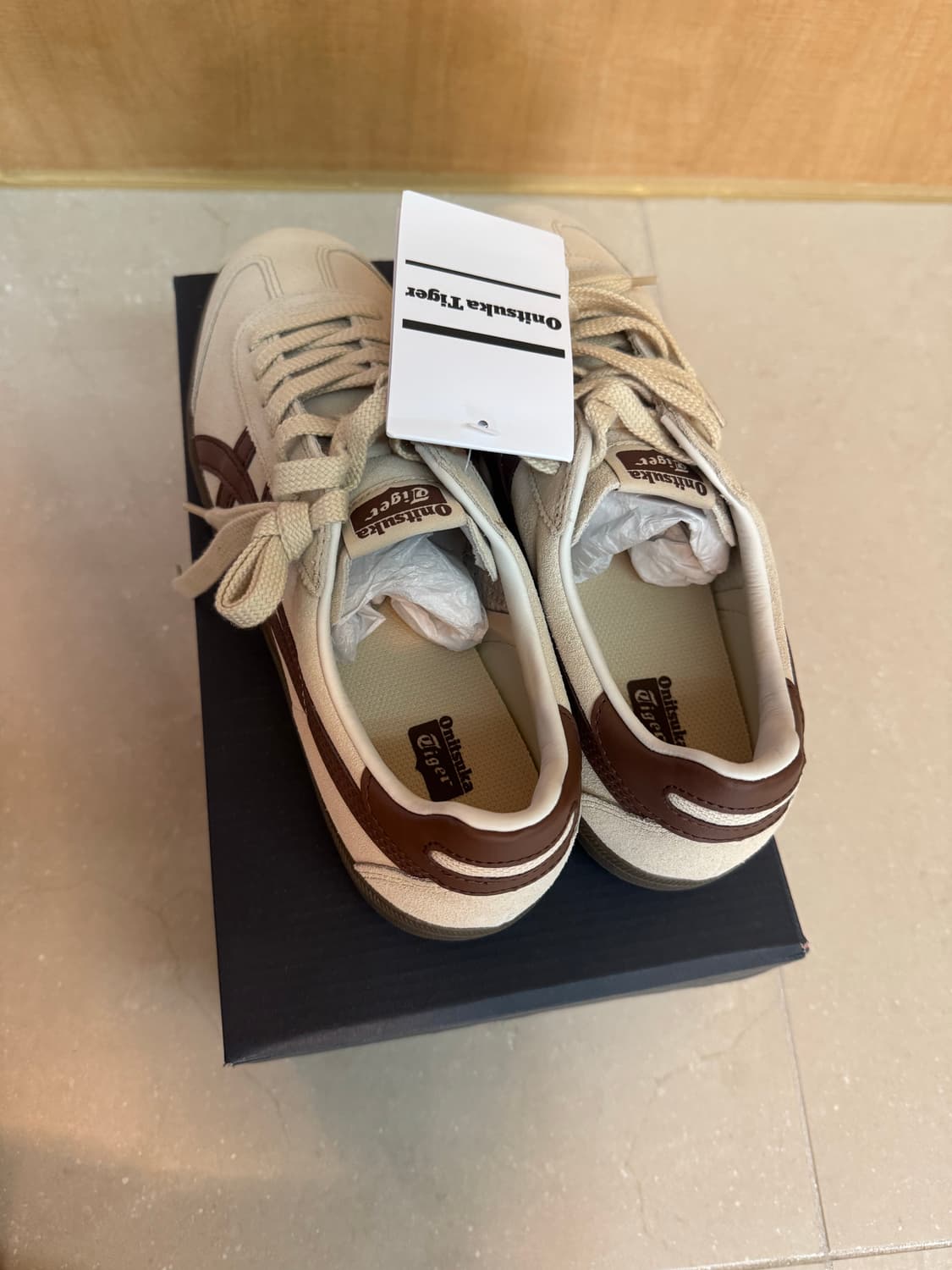 오니츠카타이거 토쿠텐 베이지 브라운 상품이미지2