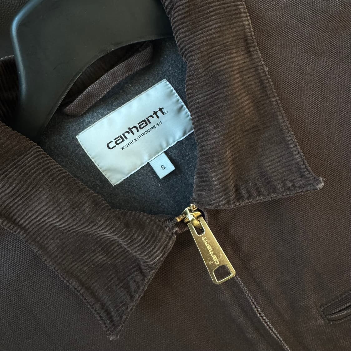 칼하트 WIP OG 디트로이트 자켓 토바코 블랙 S 상품이미지3